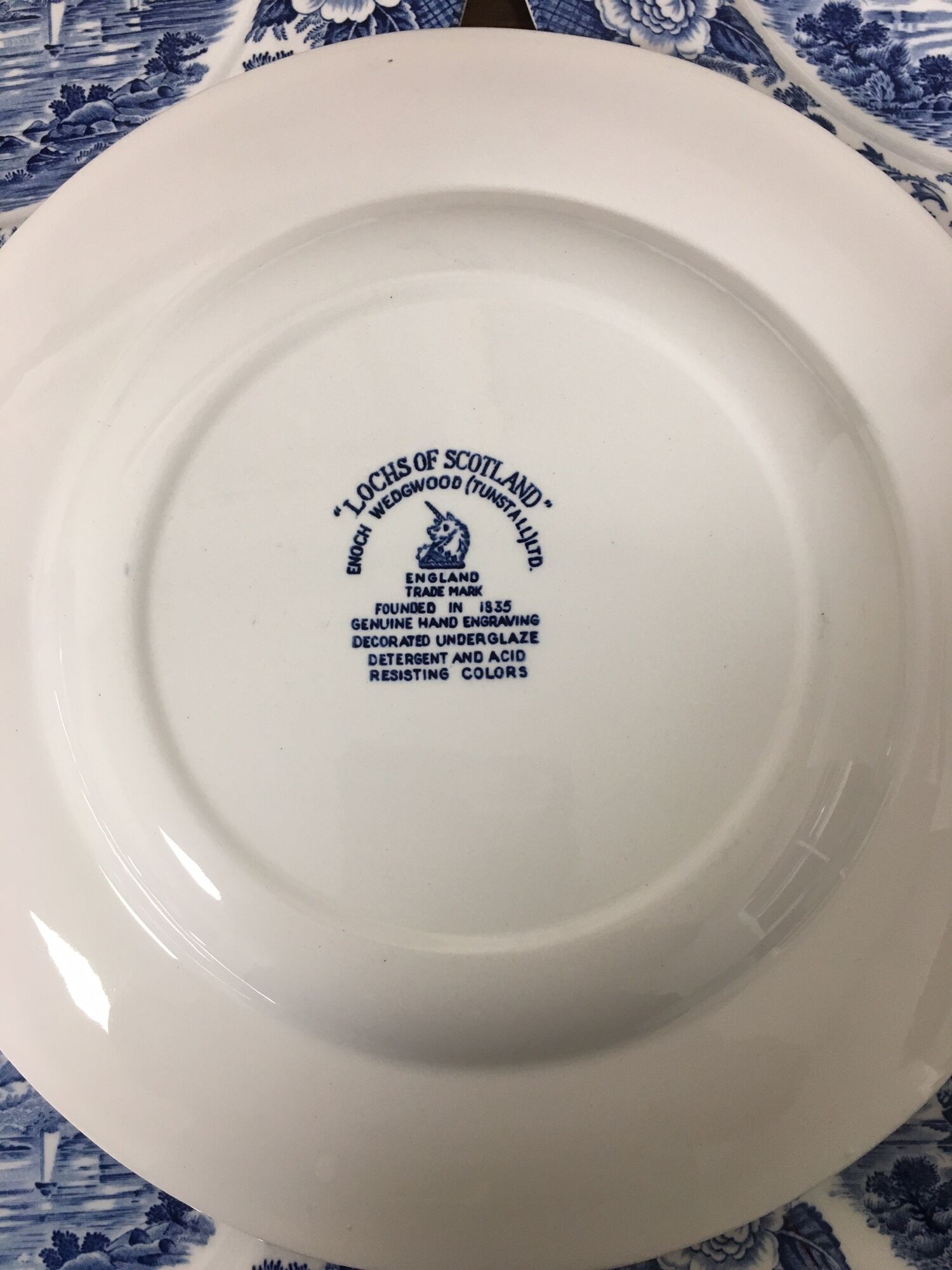 6 flat plates "Lochs of Scotland" Wegwood