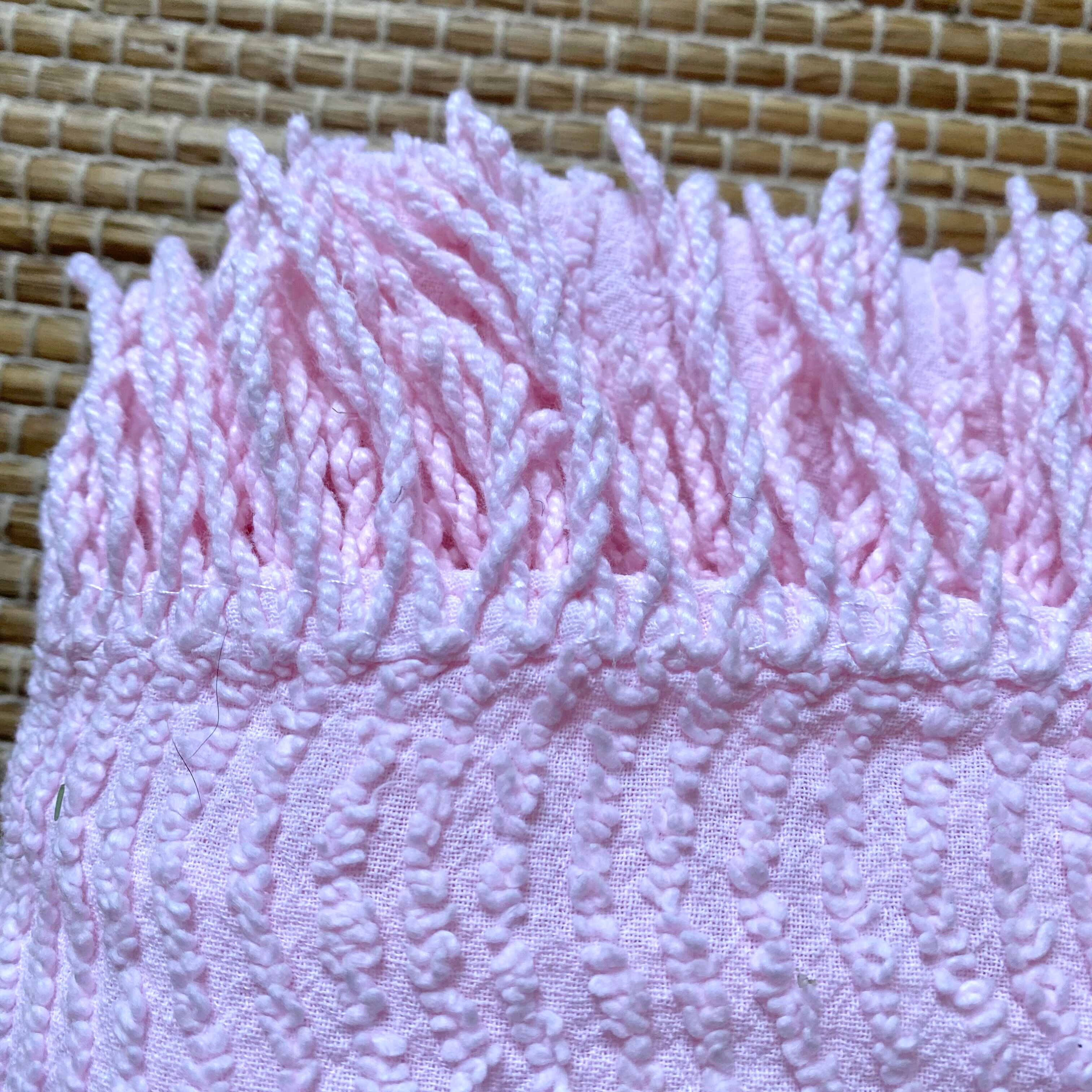 Vintage tuft caterpillar pink bedspread 160x220