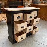 Storage cabinet with drawers