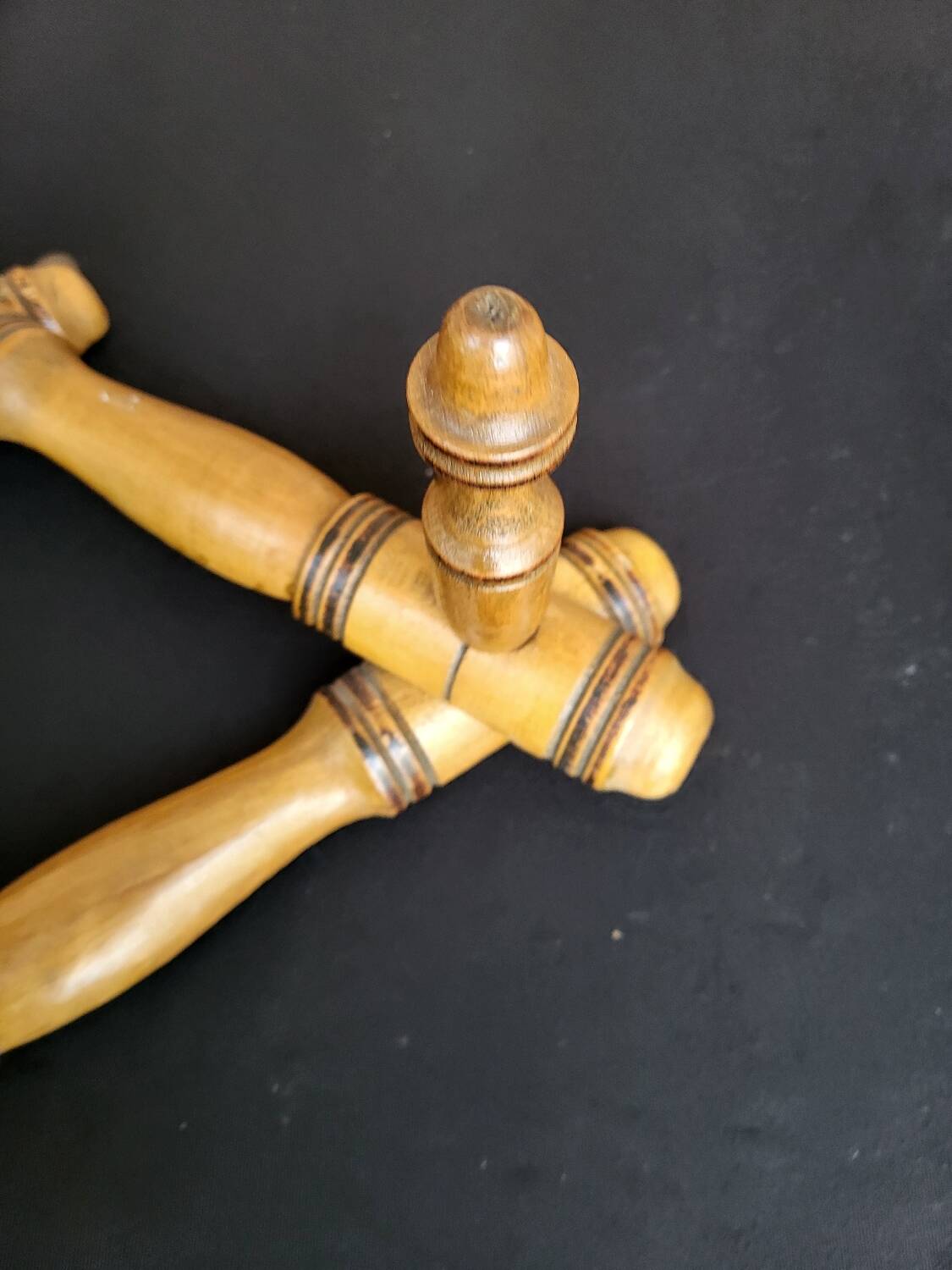 Antique extendable wall coat rack, accordion, 9 hooks.