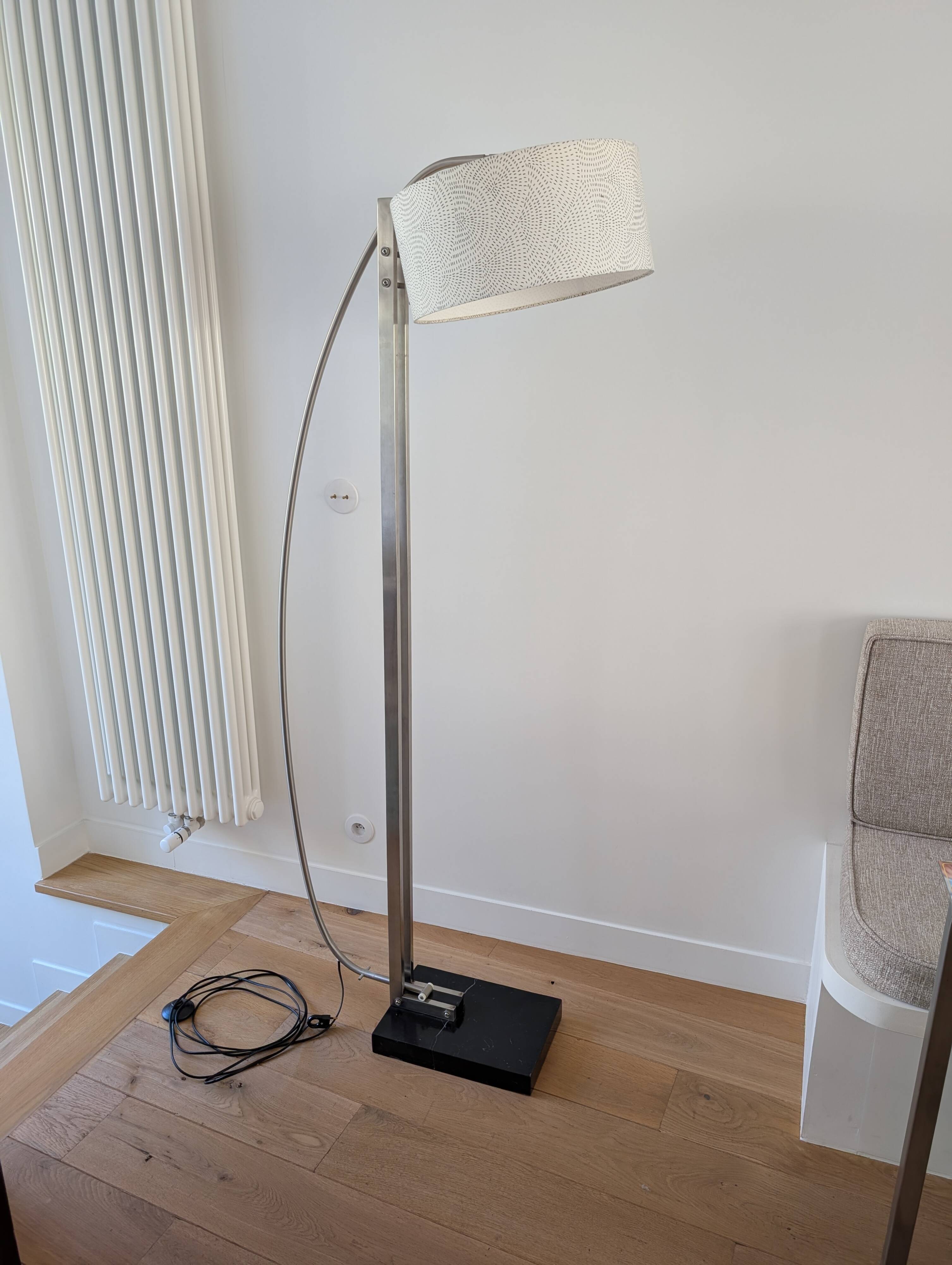 Lampadaire arc pliable