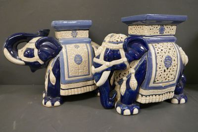 Paire de porte plantes éléphant