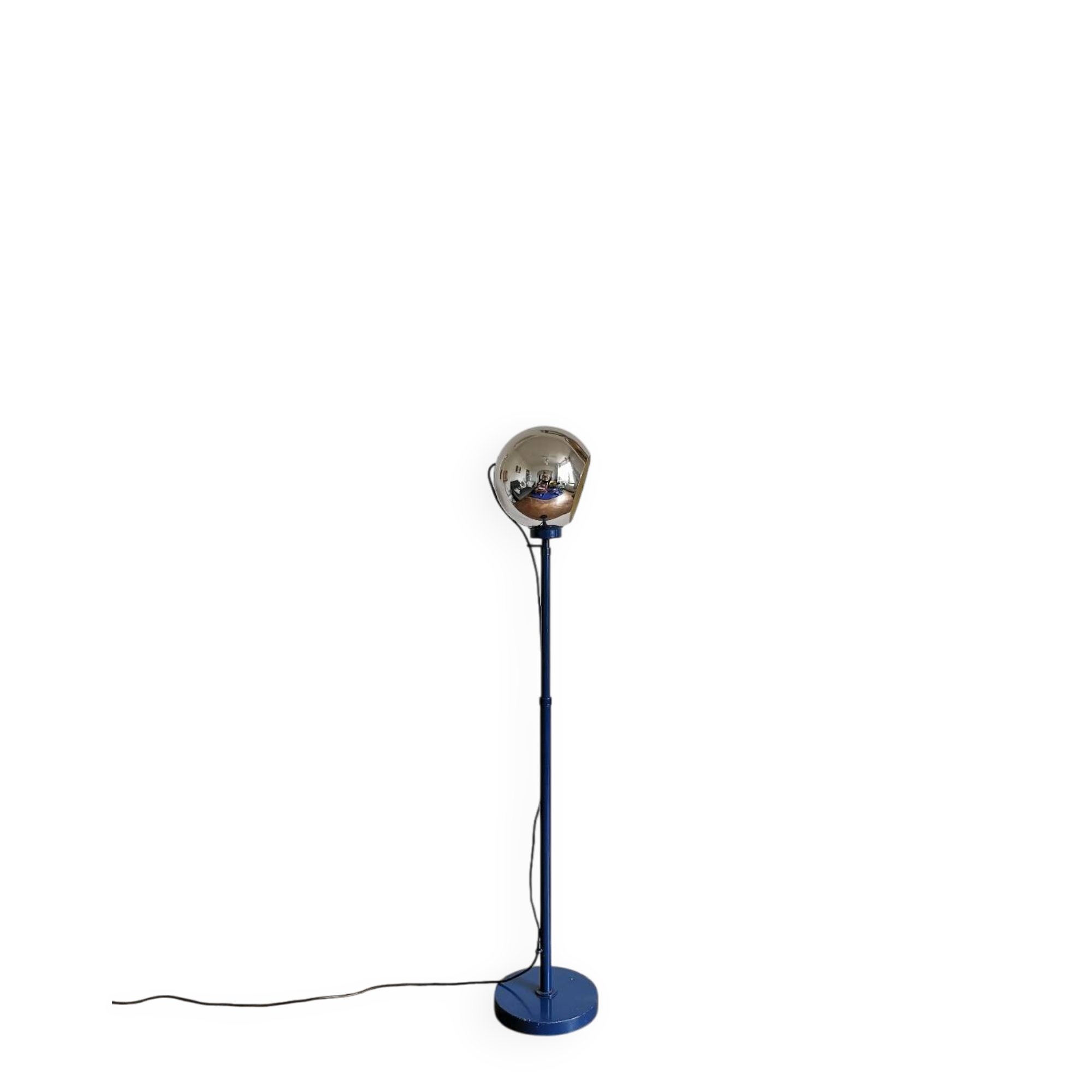 Extendable eyeball floor lamp