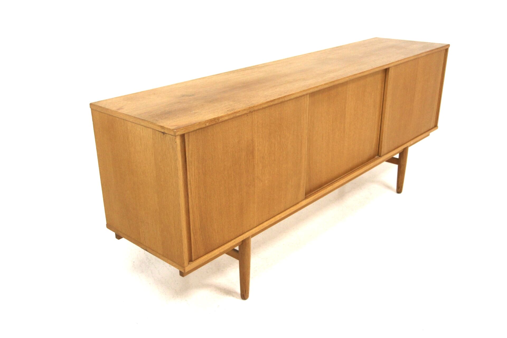Scandinavian oak sideboard, Abra Möbelfabrik, Taberg, Sweden, 1960