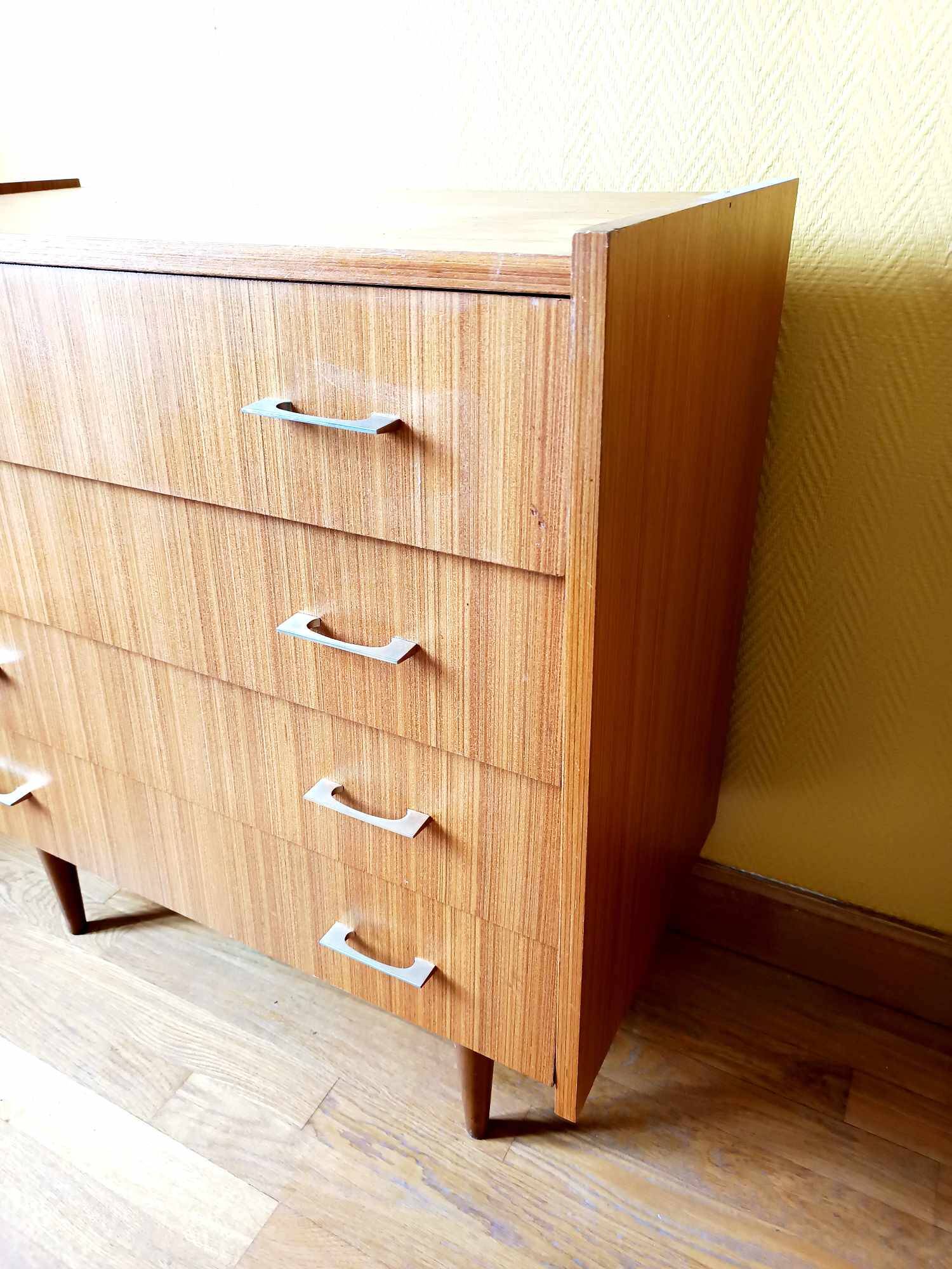 Commode vintage pieds compas 1960