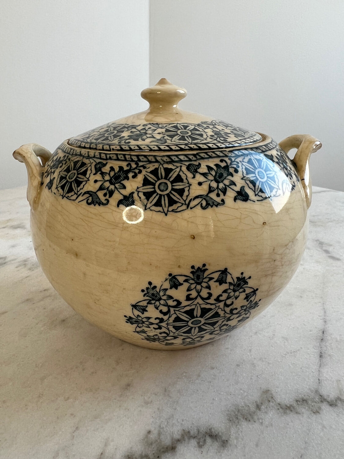 Sugar bowl Gien