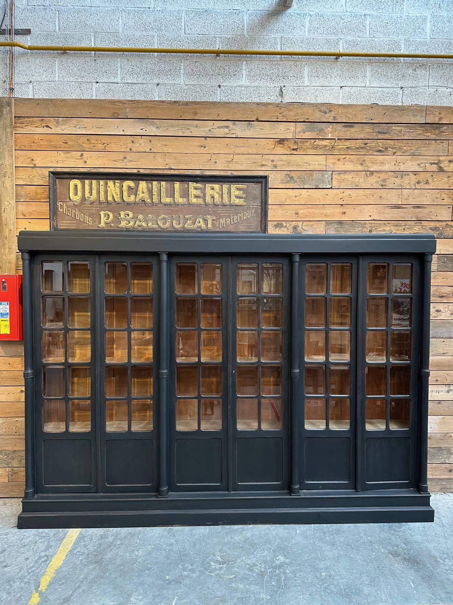 Immense vitrine de magasin début XXème