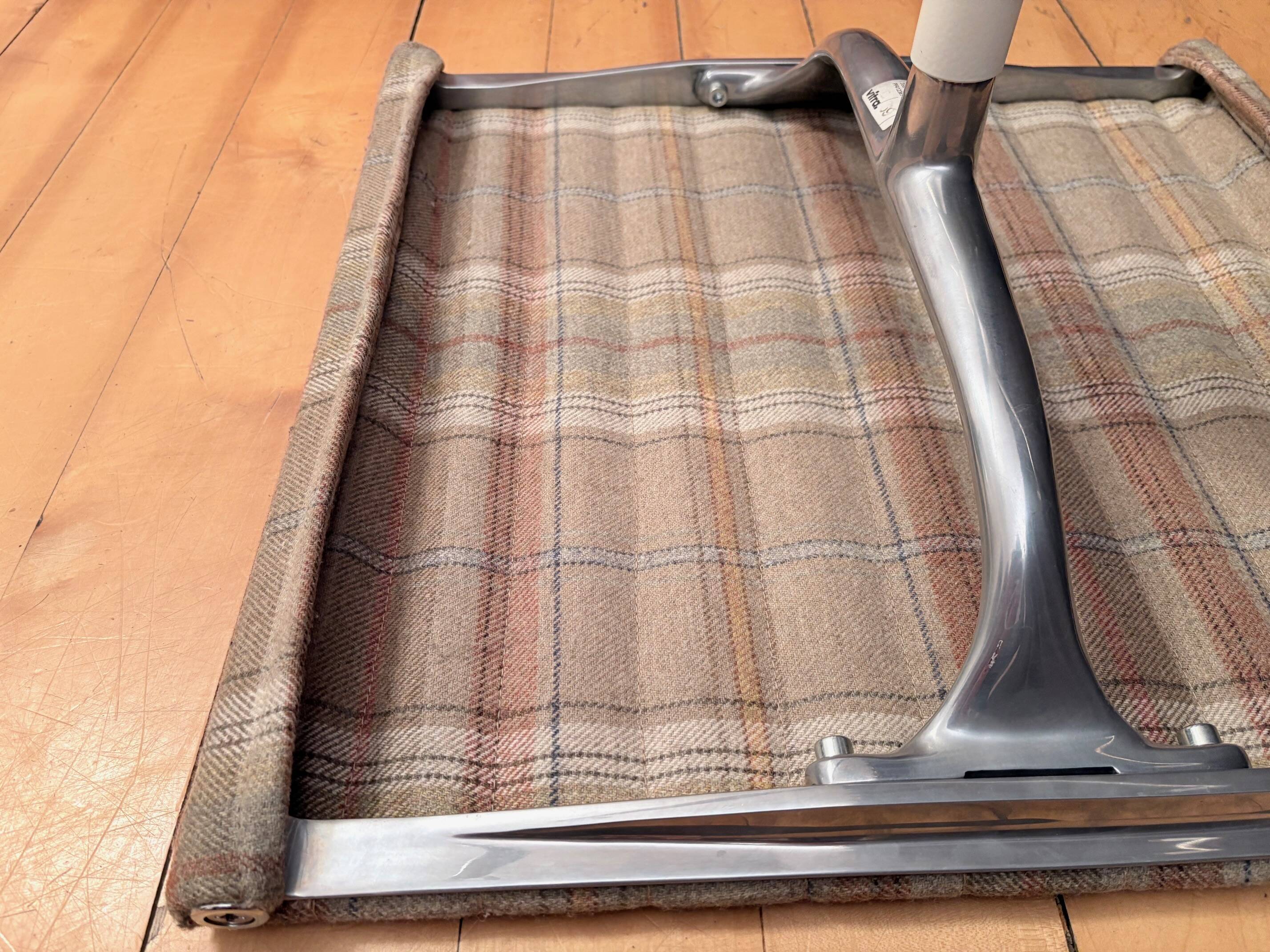 EA 125 Footstool by Charles & Ray Eames, Vitra, Switzerland