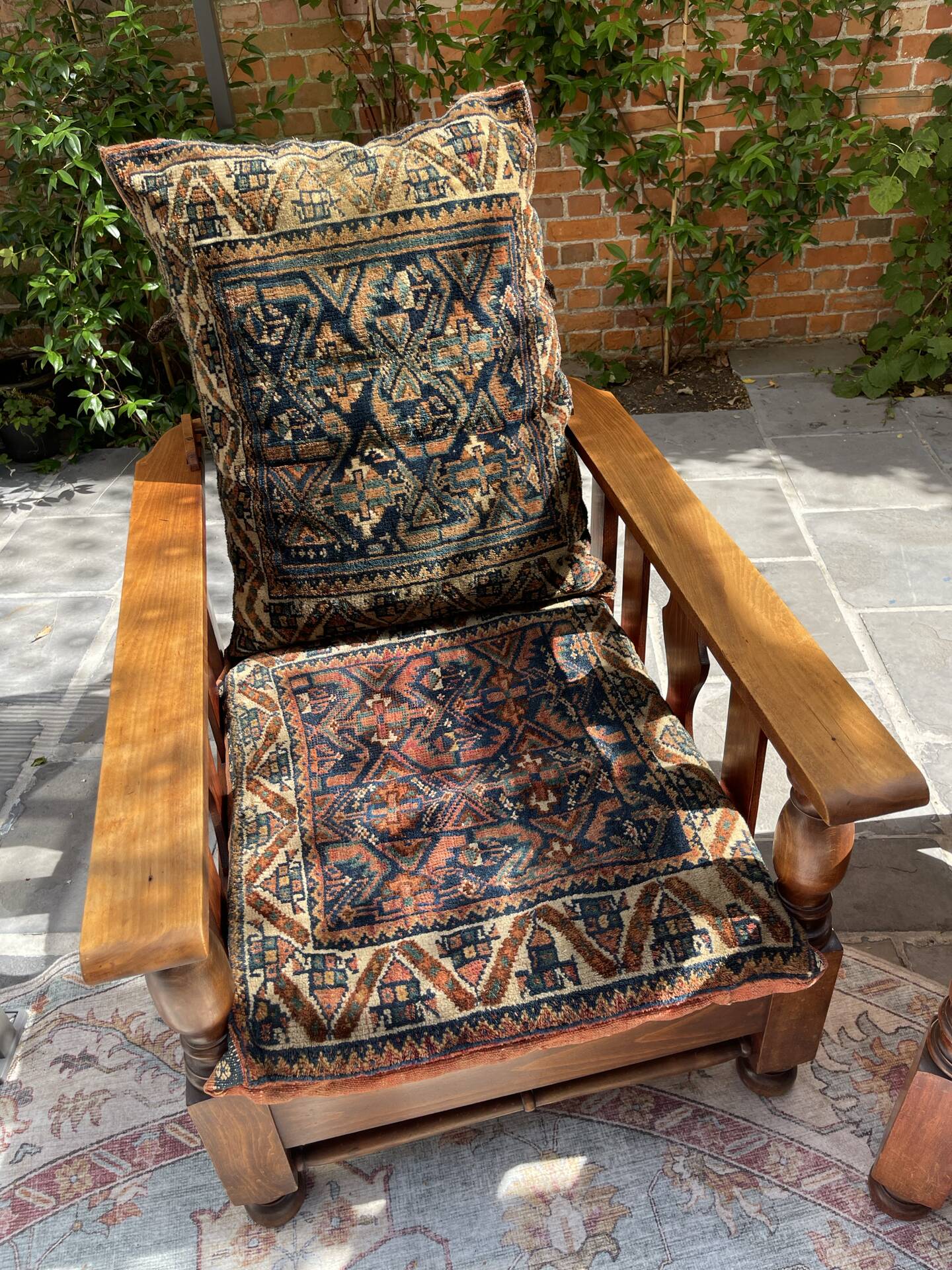 2 Armchairs with 2 Persian cushions