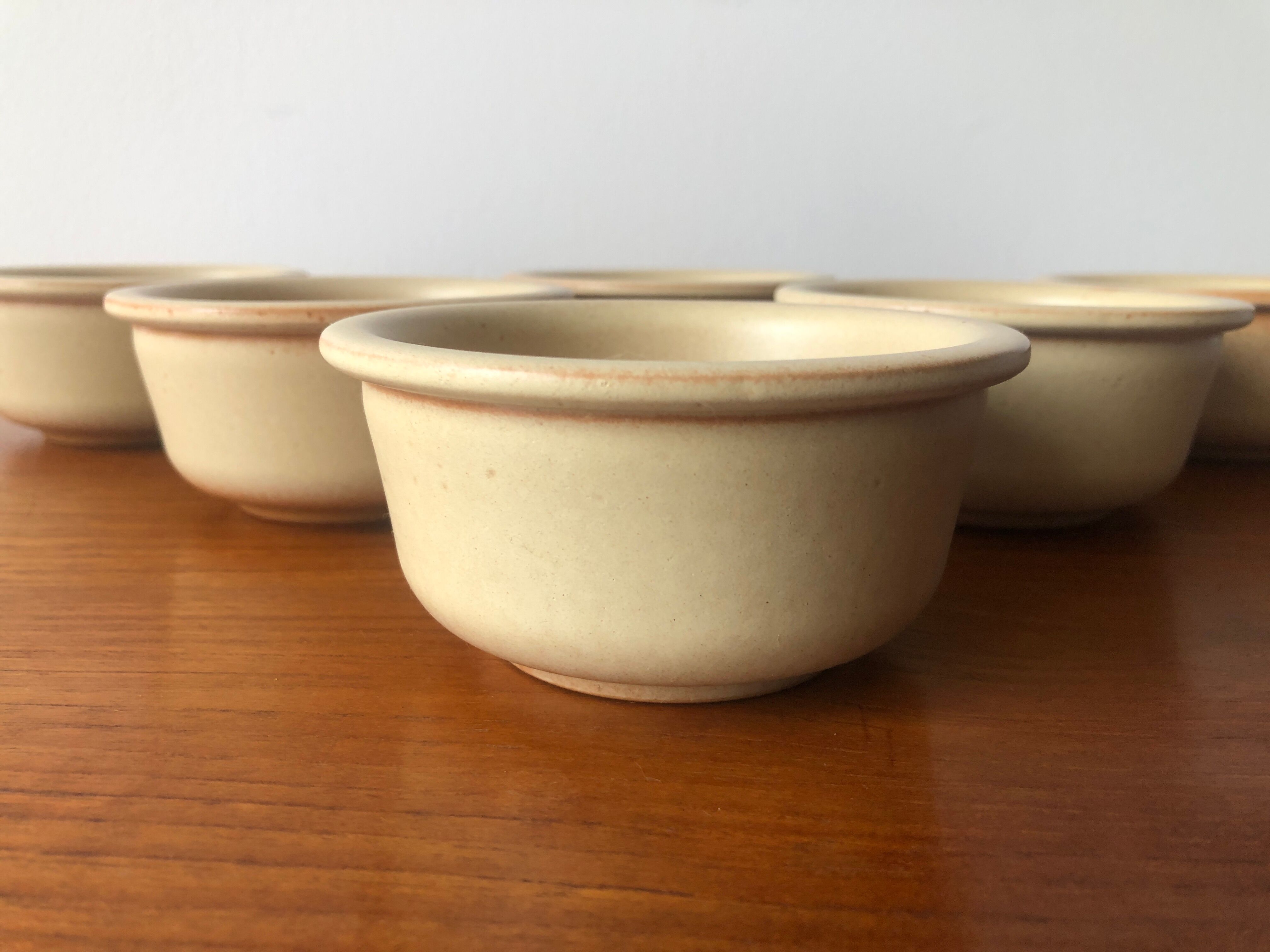 Natural stoneware cups