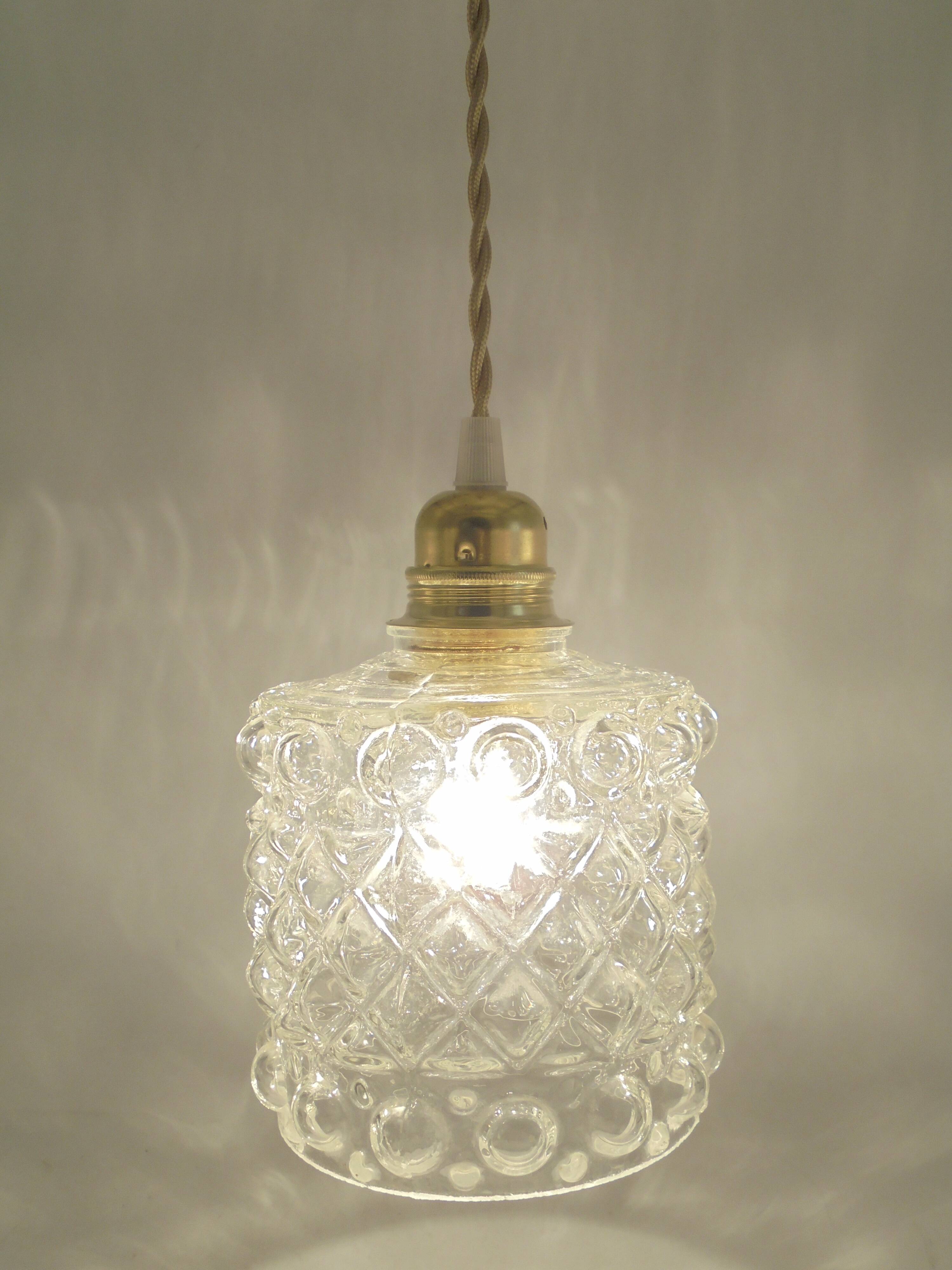 Small pendant light