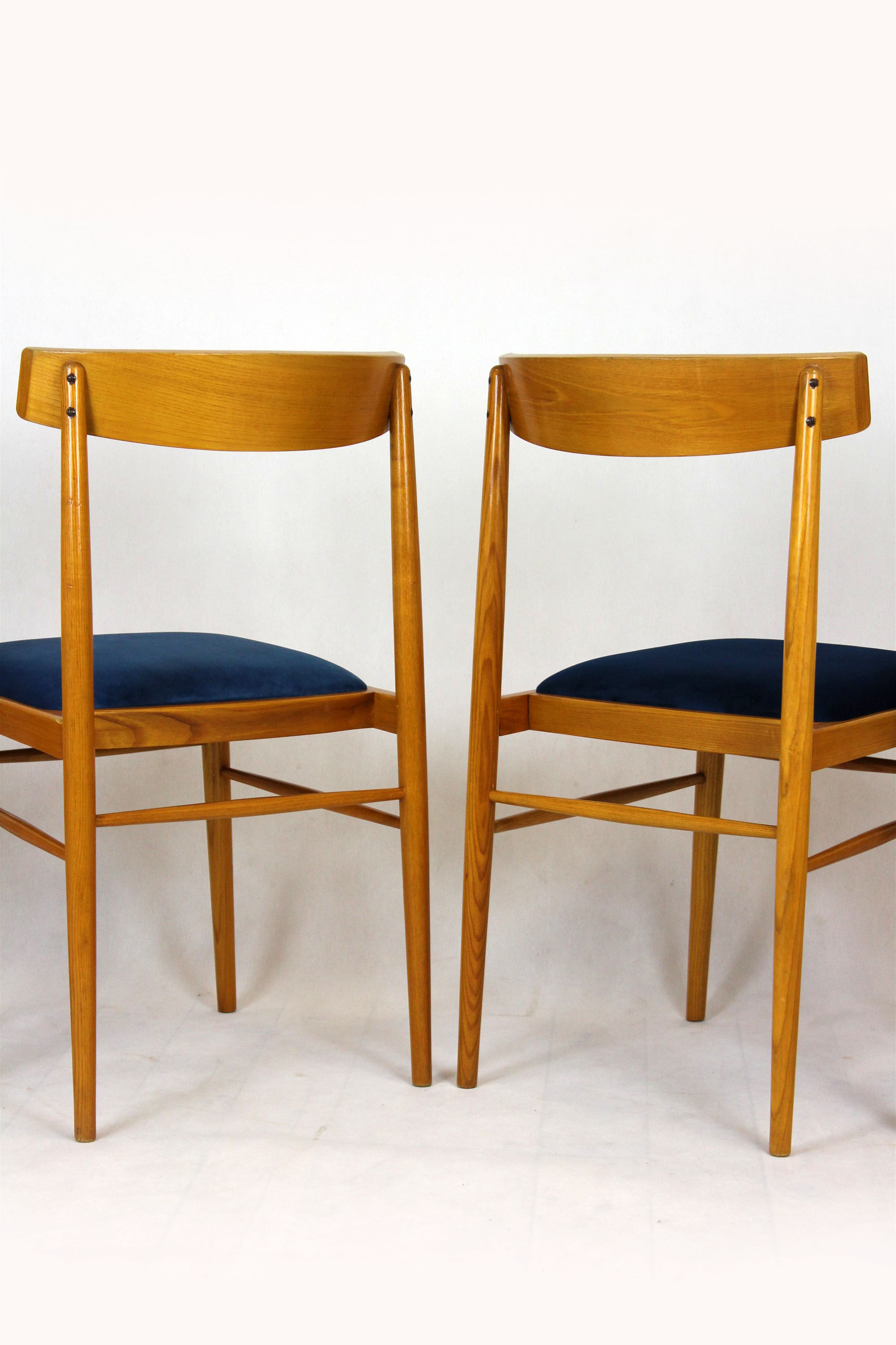 Chaises à manger par Ton, années 1960
