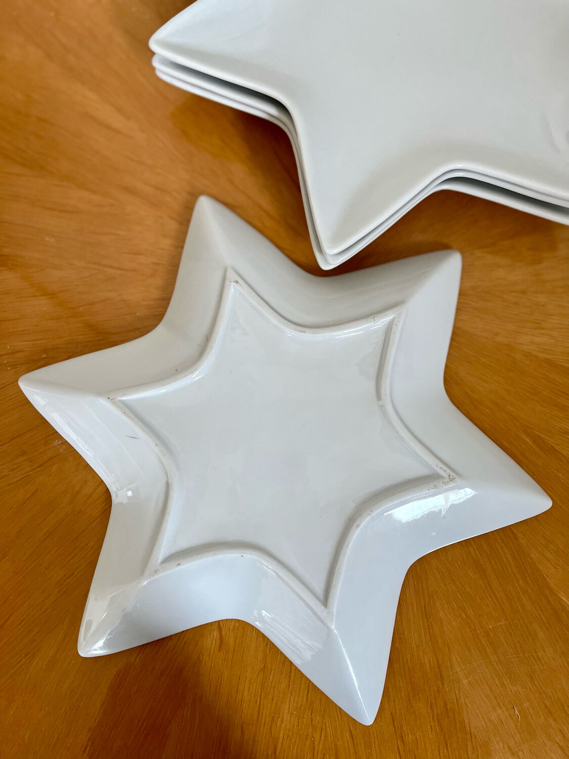 Set of 4 star-white earthenware plates