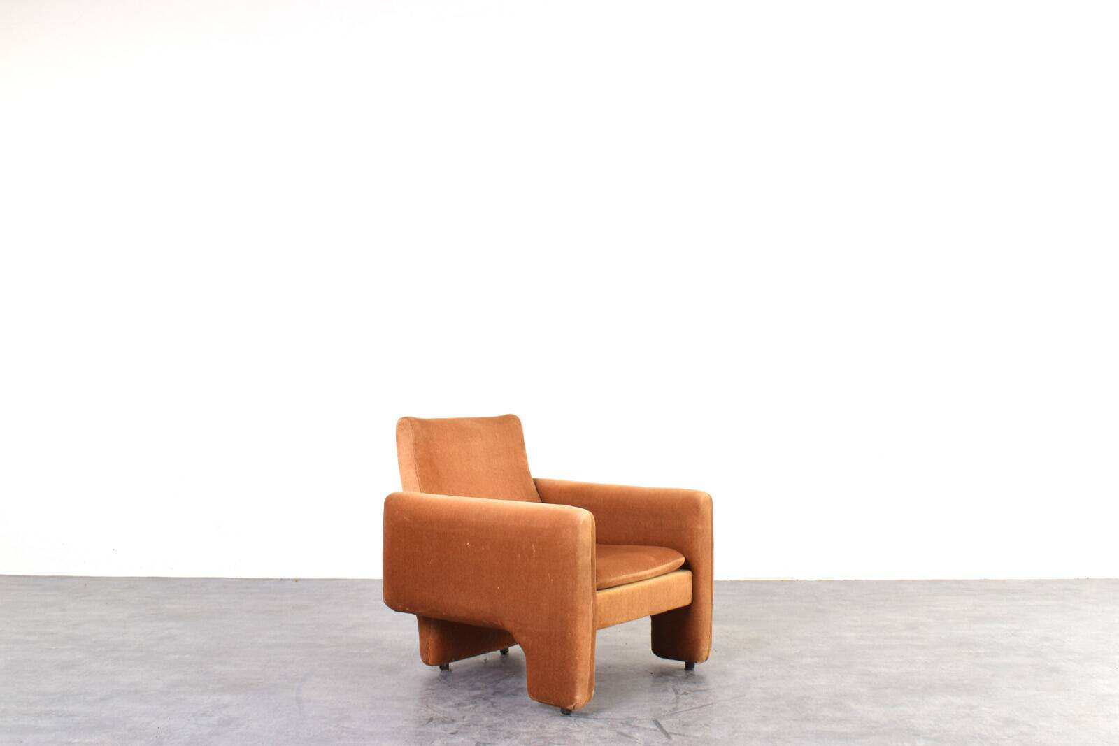 Vintage Italian Lounge Chair in Copper Velvet, 1970s.