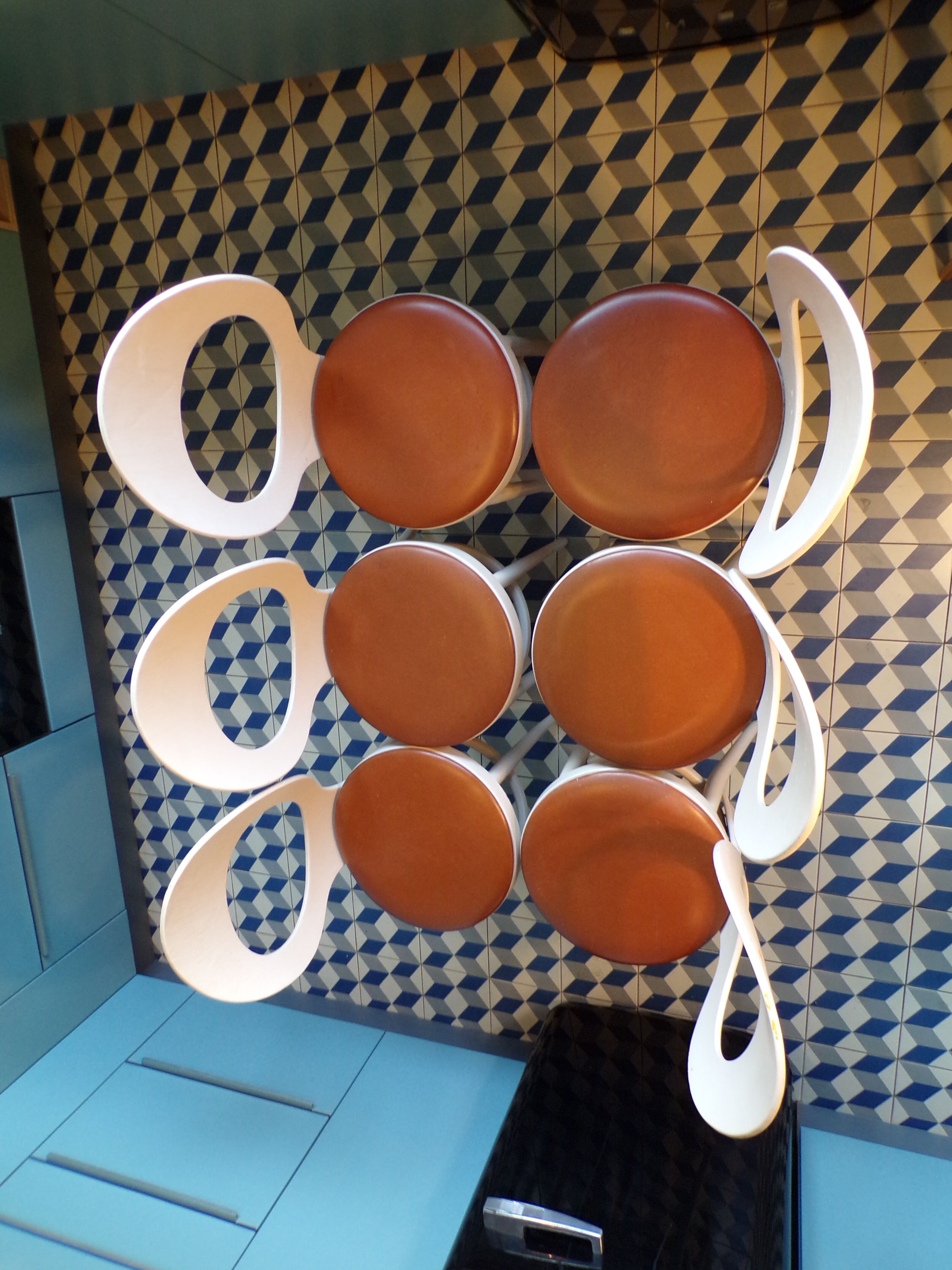 Suite 6 chairs Baumann seagull