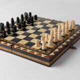 Foldable box chess set