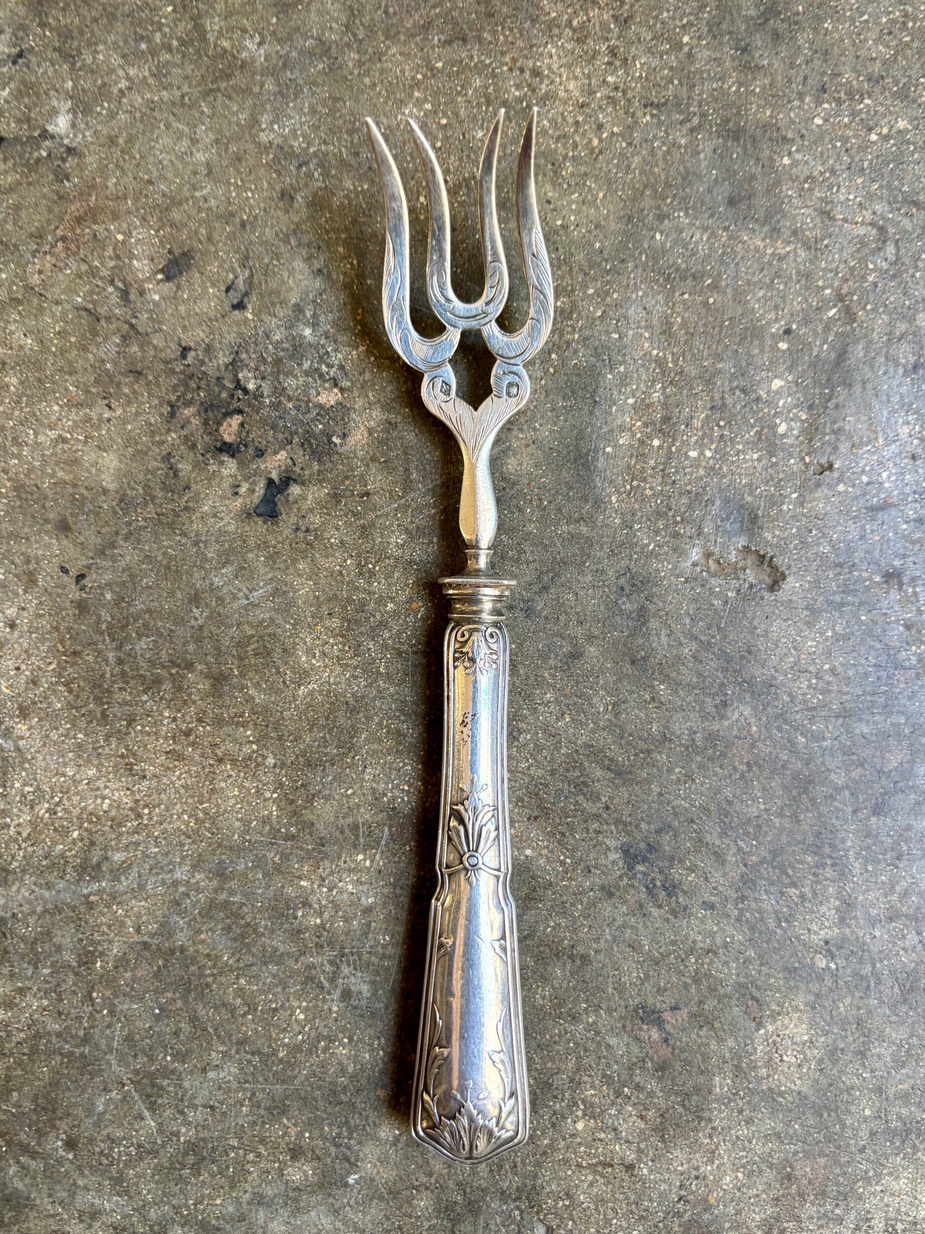 Dessert fork, service cutlery in silver engraved "CR"