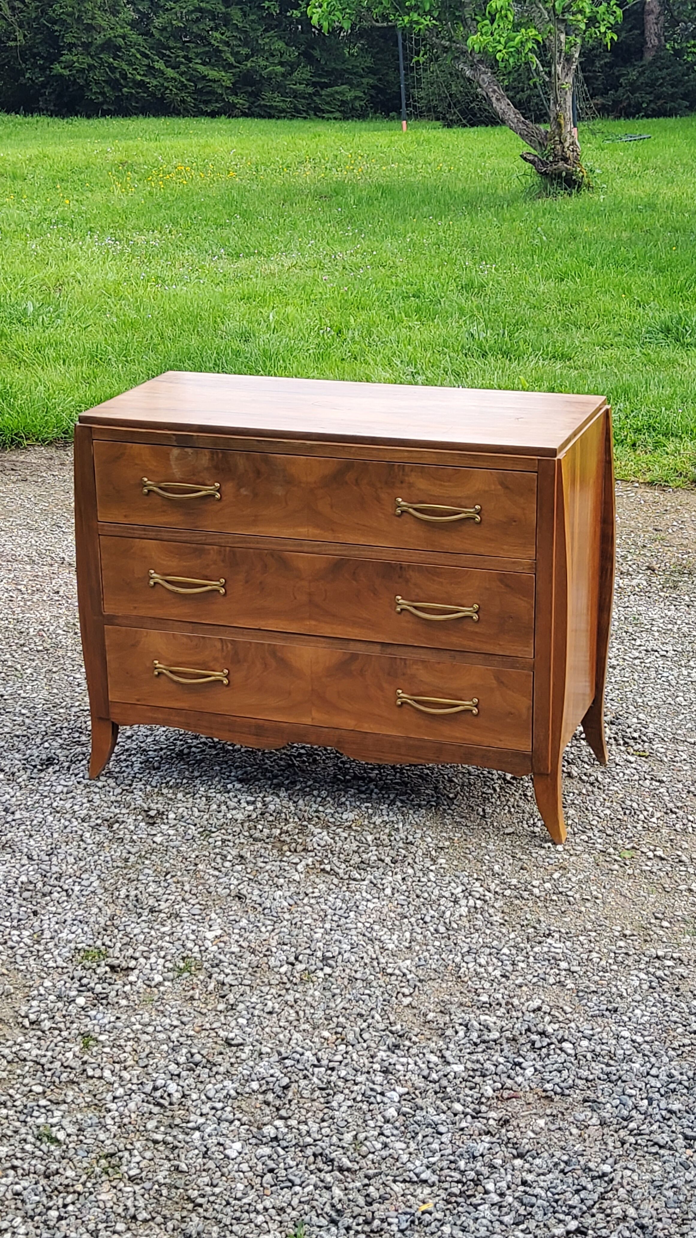 Chest of drawers from the 40s/50s in golden blond walnut 3 drawers feet compass
