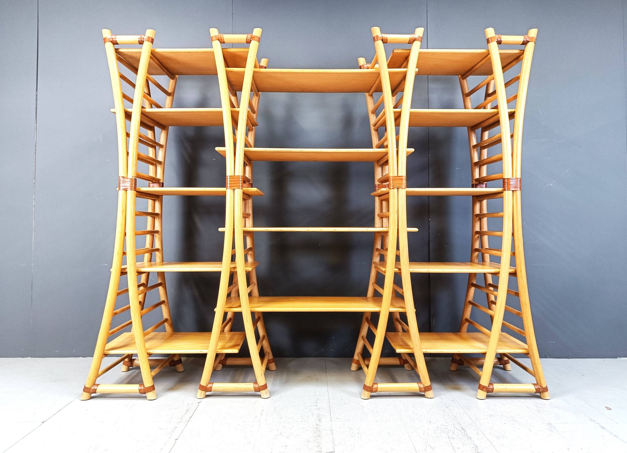 Étagère murale en bambou vintage, années 1970