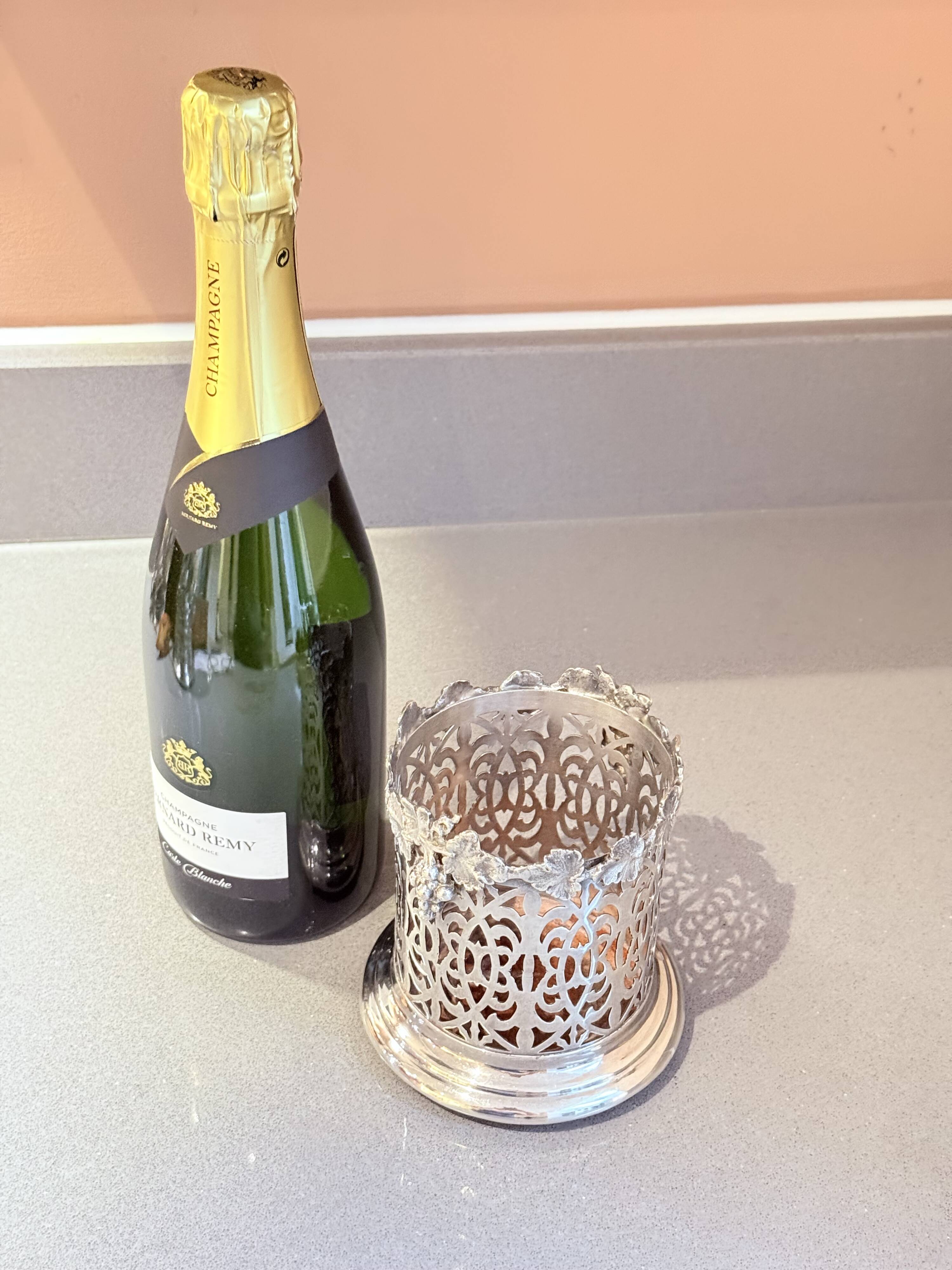 Pair of Silver-Plated Wine Bottle Coasters with Grape Vine Decoration Tableware