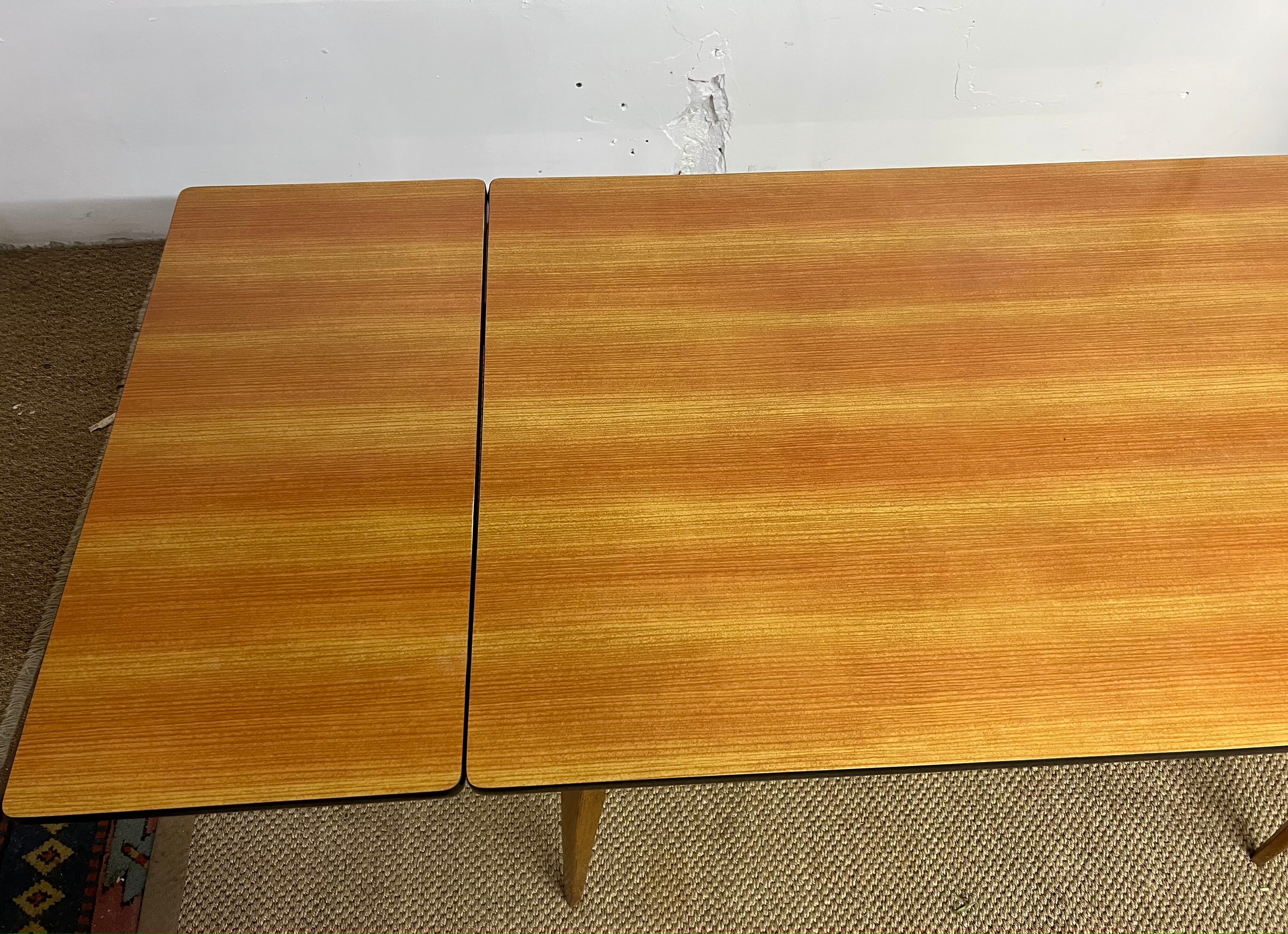 Formica table with extensions