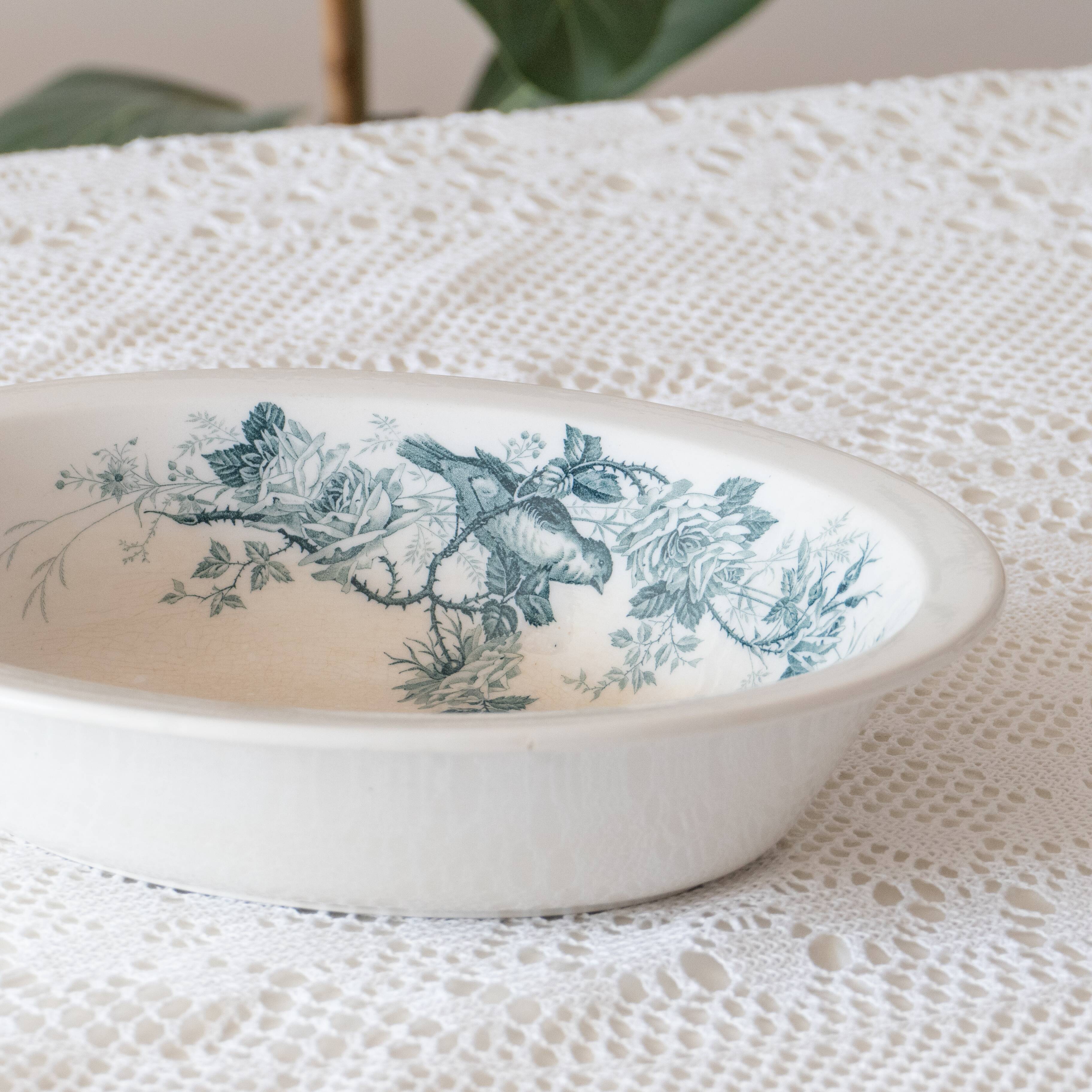 Large old iron earth dish Villeroy & Boch birds