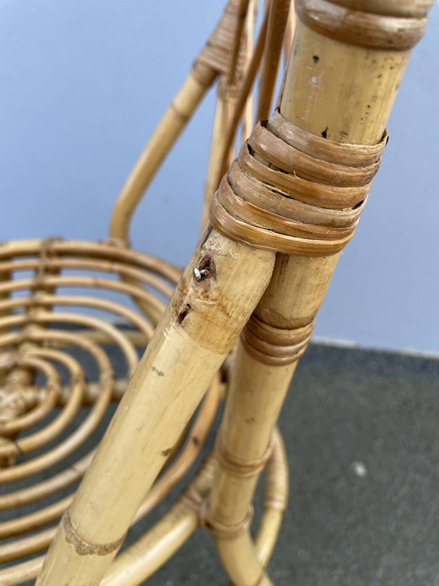 Chaises en rotin  à croisillons