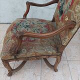 Paire de fauteuils Régence en noyer sculpté