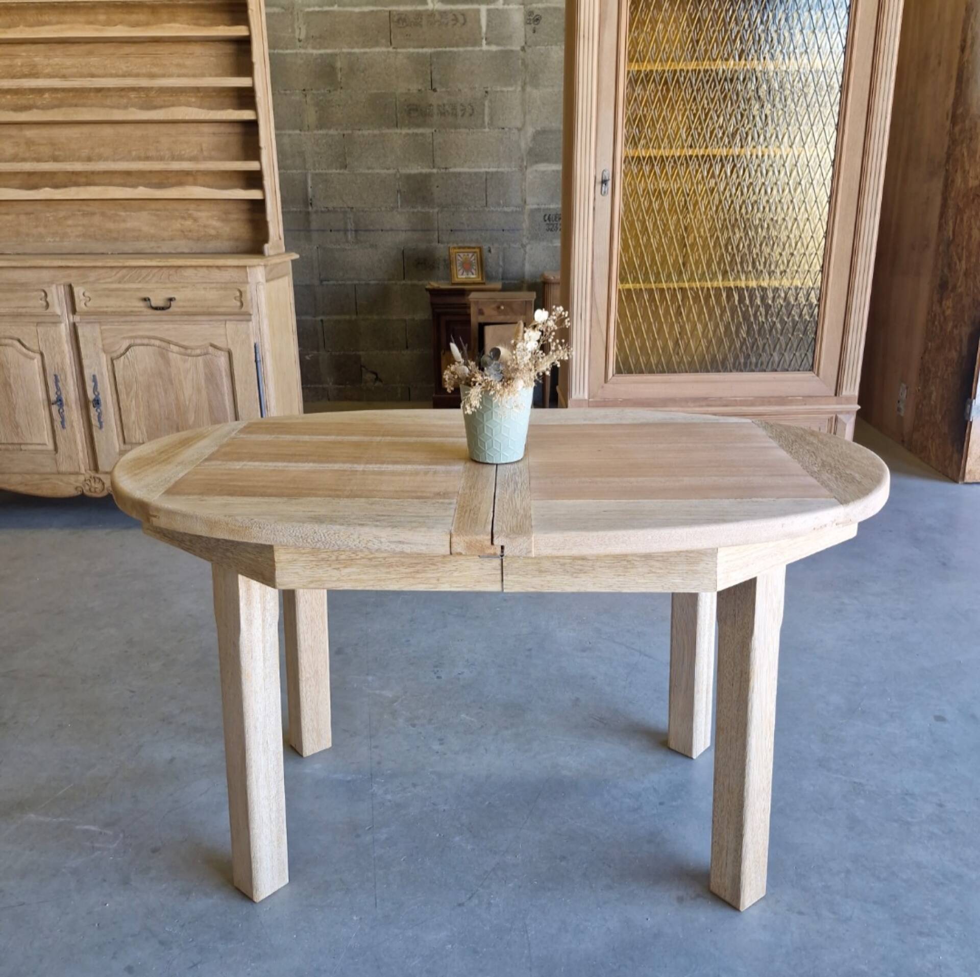 Oval wooden table – 2 extensions – sandblasted & varnished
