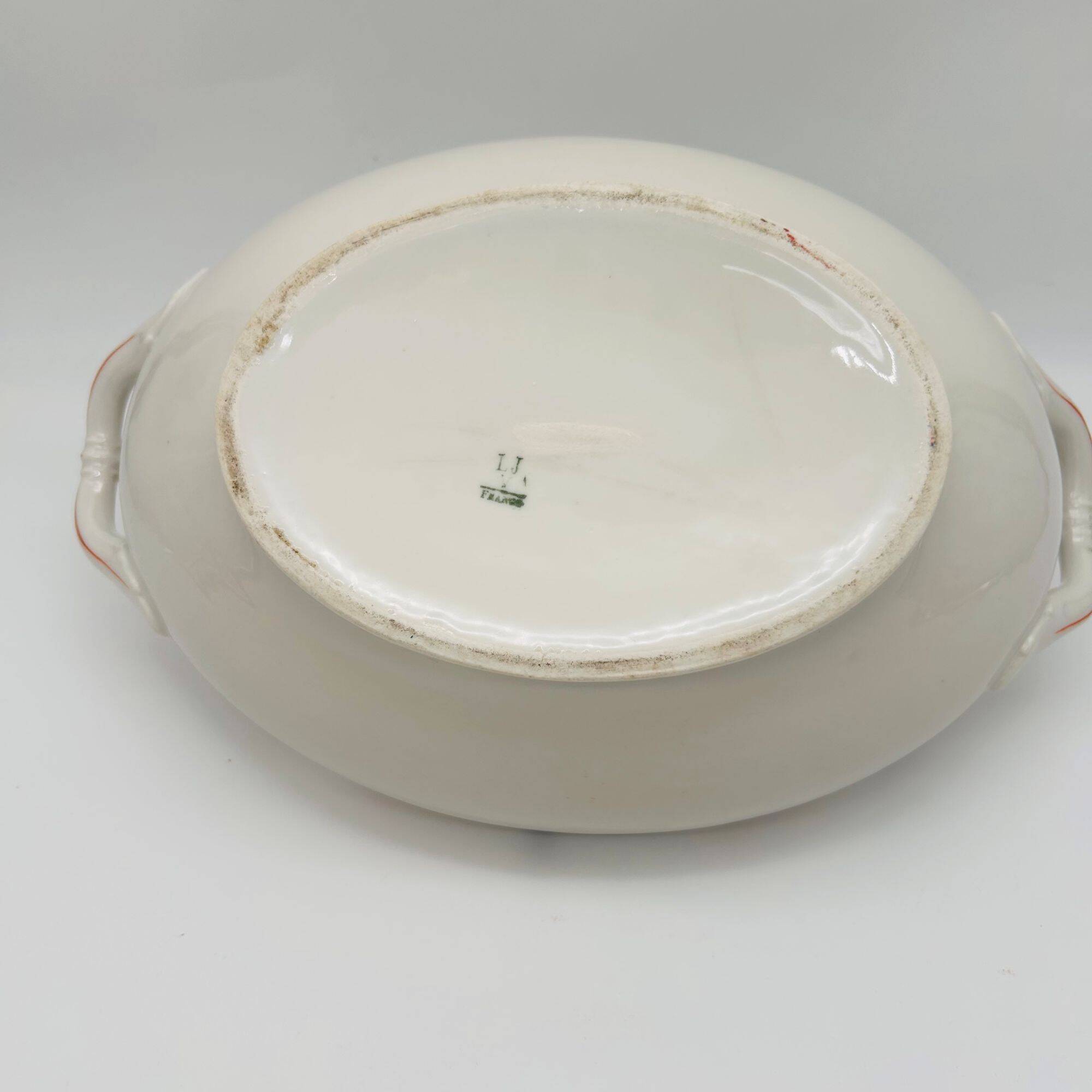 Soupière L.J.V. France.