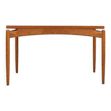 Table danoise du milieu du siècle
