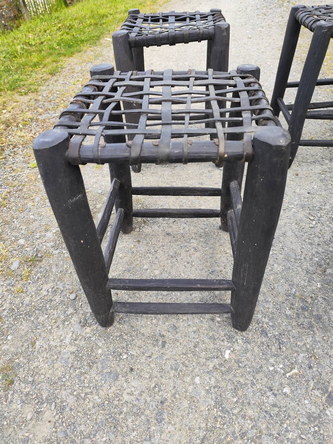 6 tabourets bois assise tressée de Cuir Nina Kaufmann
