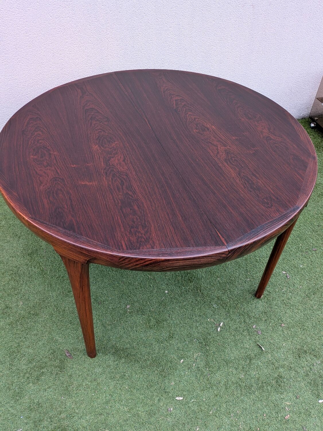 Extendable dining table in rosewood – Ib Kofod-Larsen – Denmark,