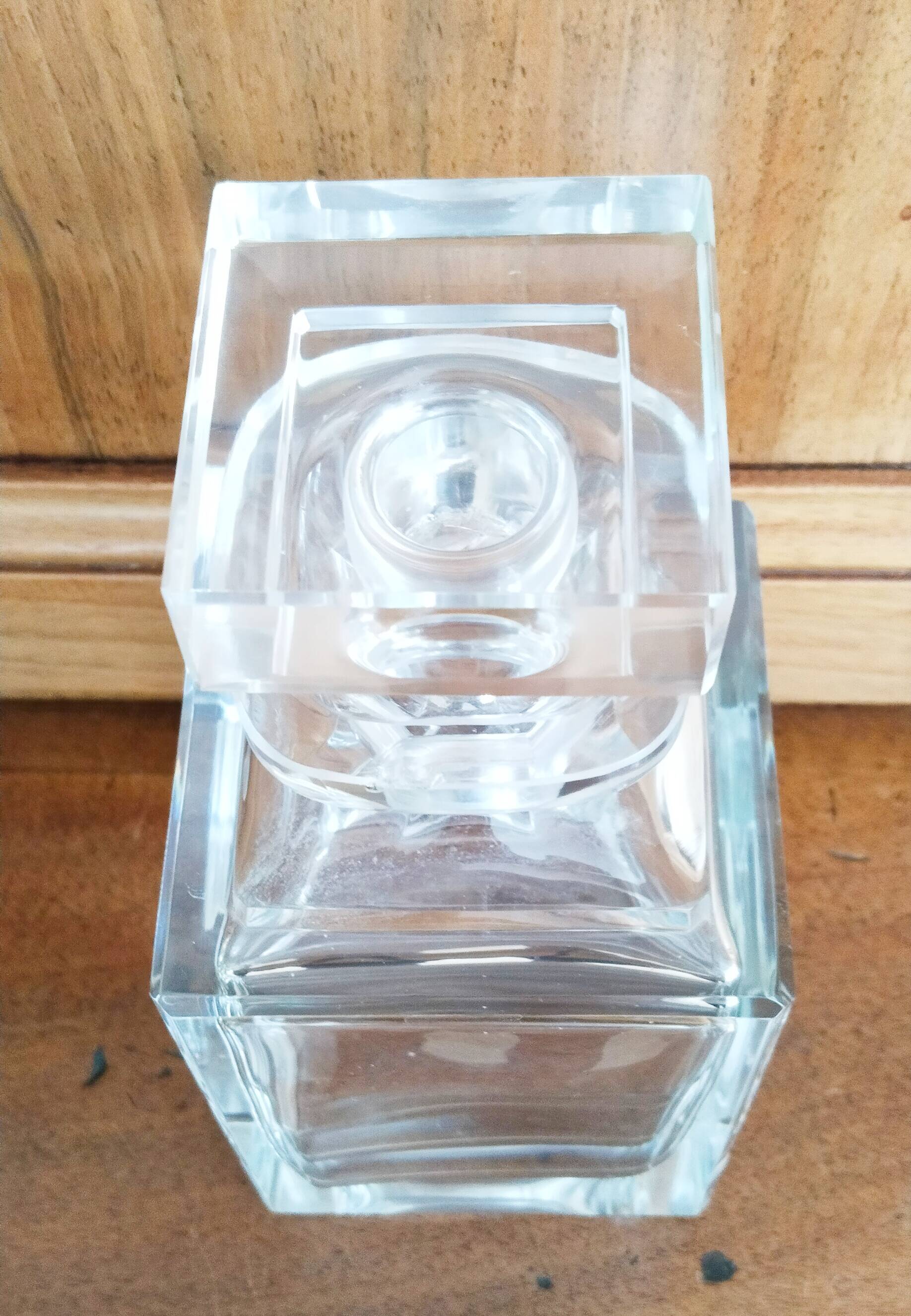 Crystal liqueur and whiskey decanter