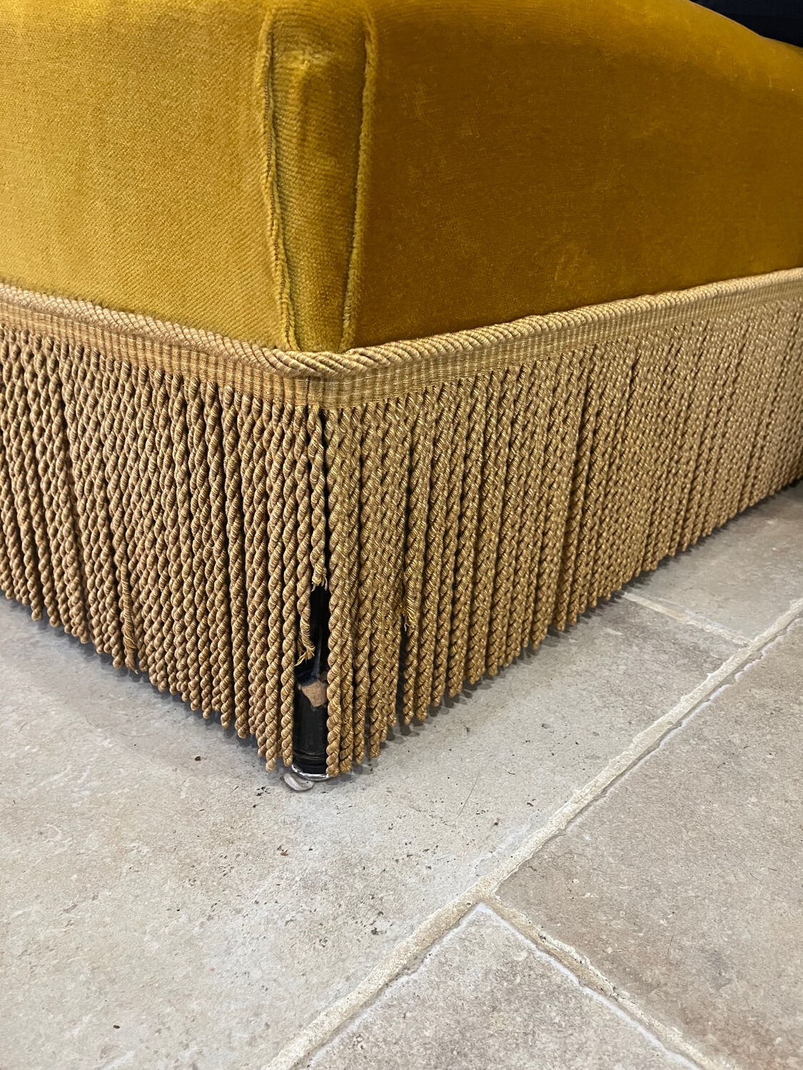 Golden velvet daybed