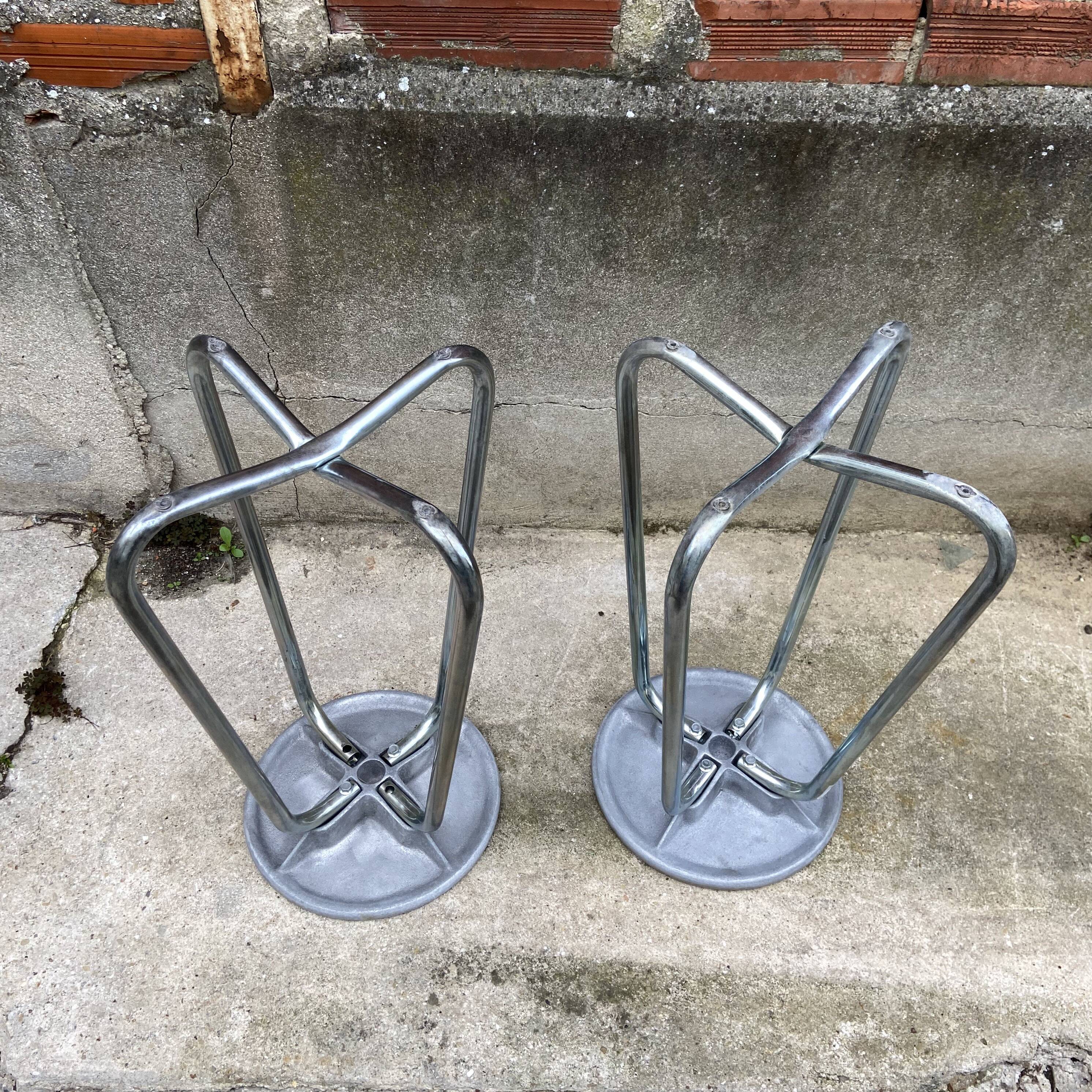 Habitat 1980 - Paire de Tabourets Haut en fonte d'aluminium