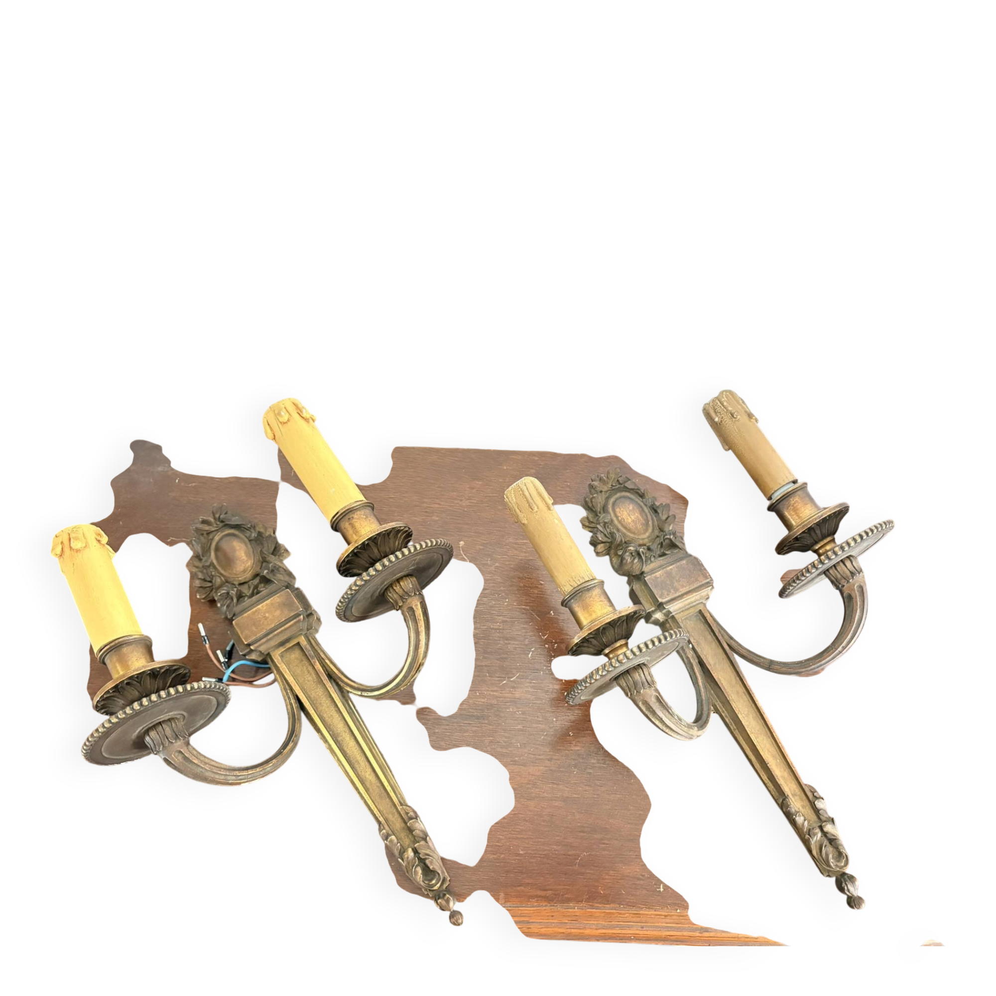 Antique Pair of Gilded Bronze Wall Lights Empire Louis XVI Acanthus Leaf 19th Century