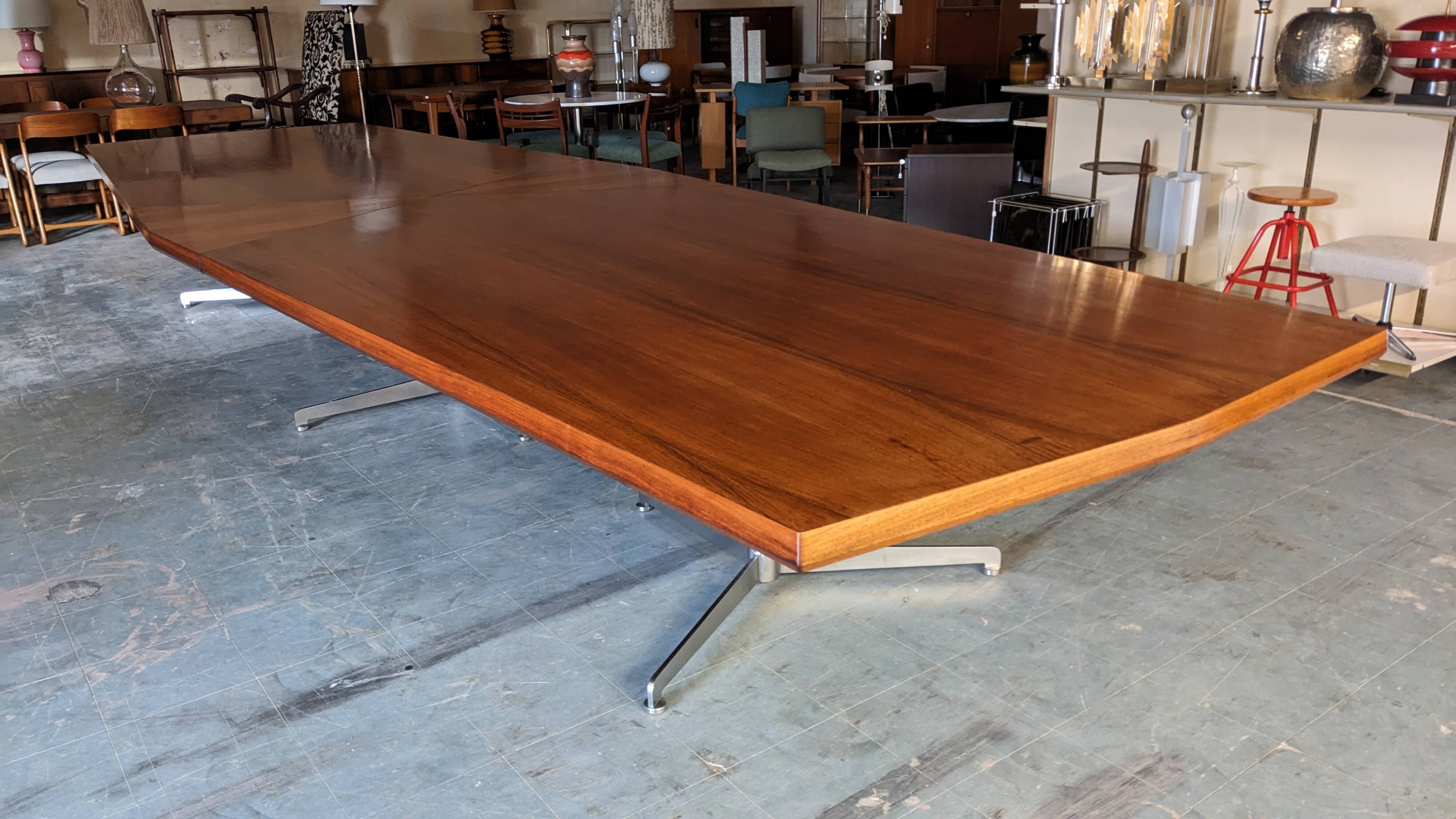 Rosewood conference table by Osvaldo Borsani for Tecno 1968