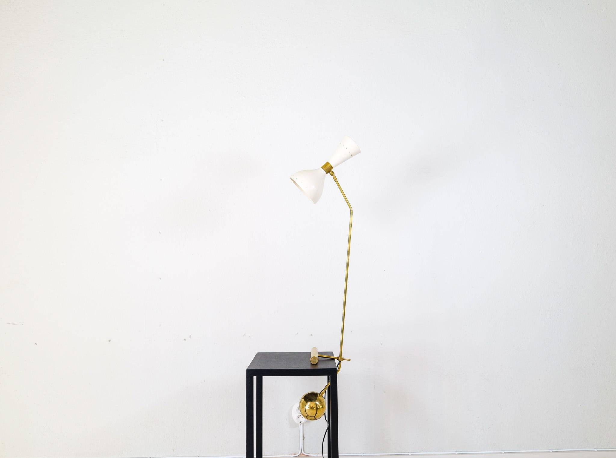 Modern Italian Table Lamp in Brass and Metal, Stilnovo Style