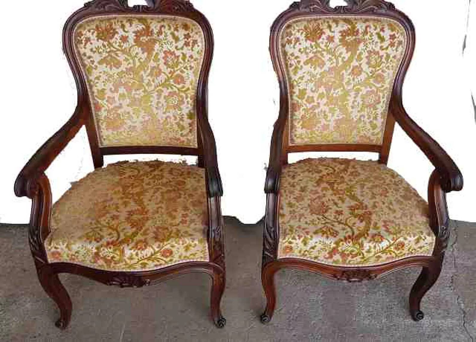 Paire de fauteuils en acajou