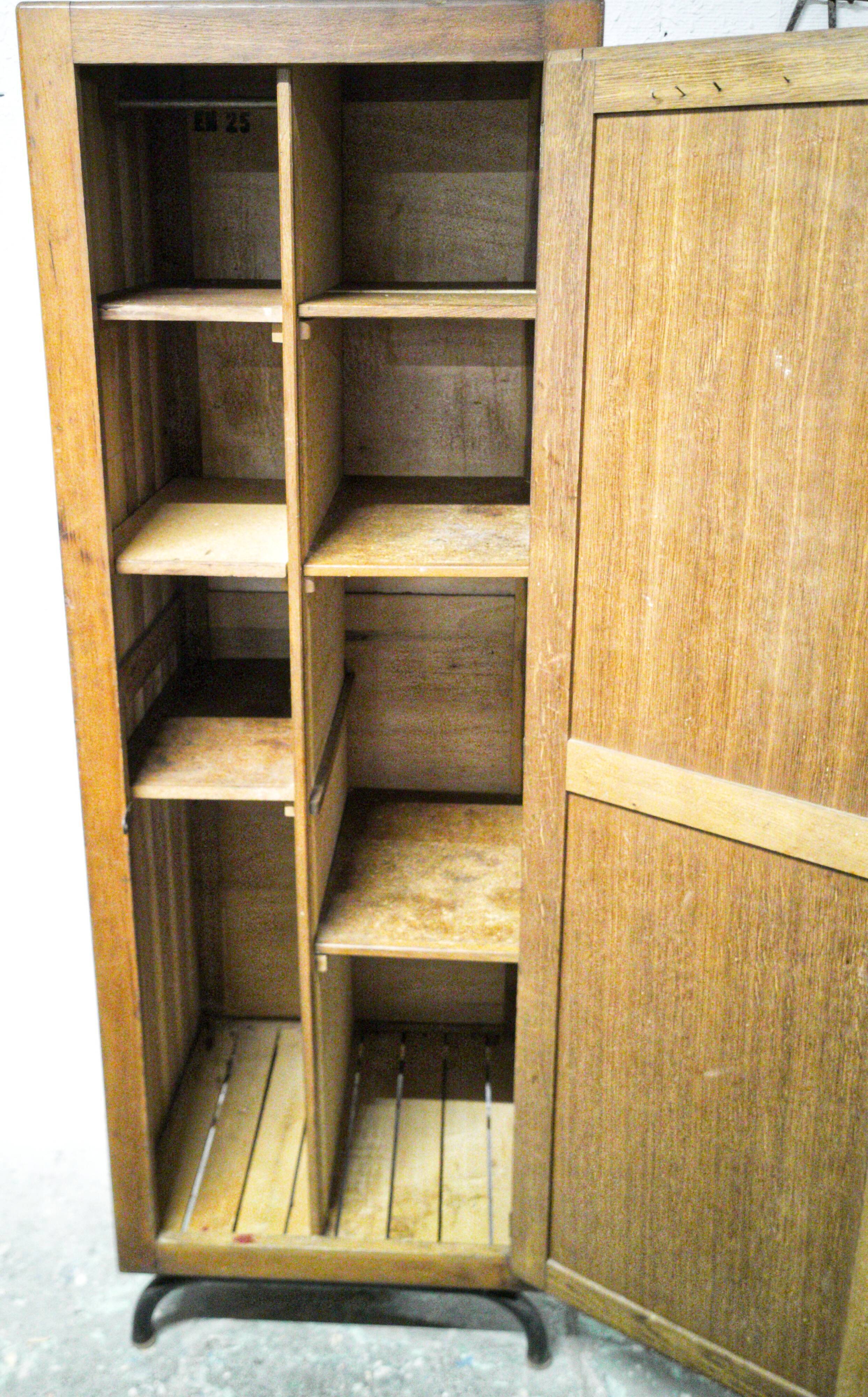 Armoire d'internat vintage