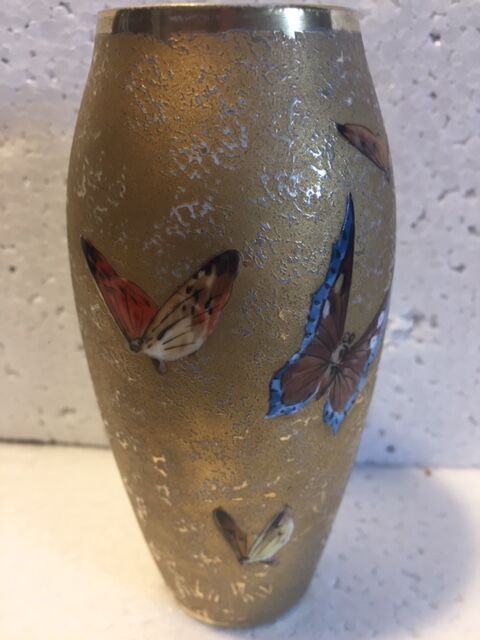 Soliflower with golden butterflies