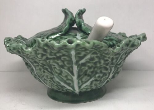 Soup tureen in slip in the shape of cabbage Portugal