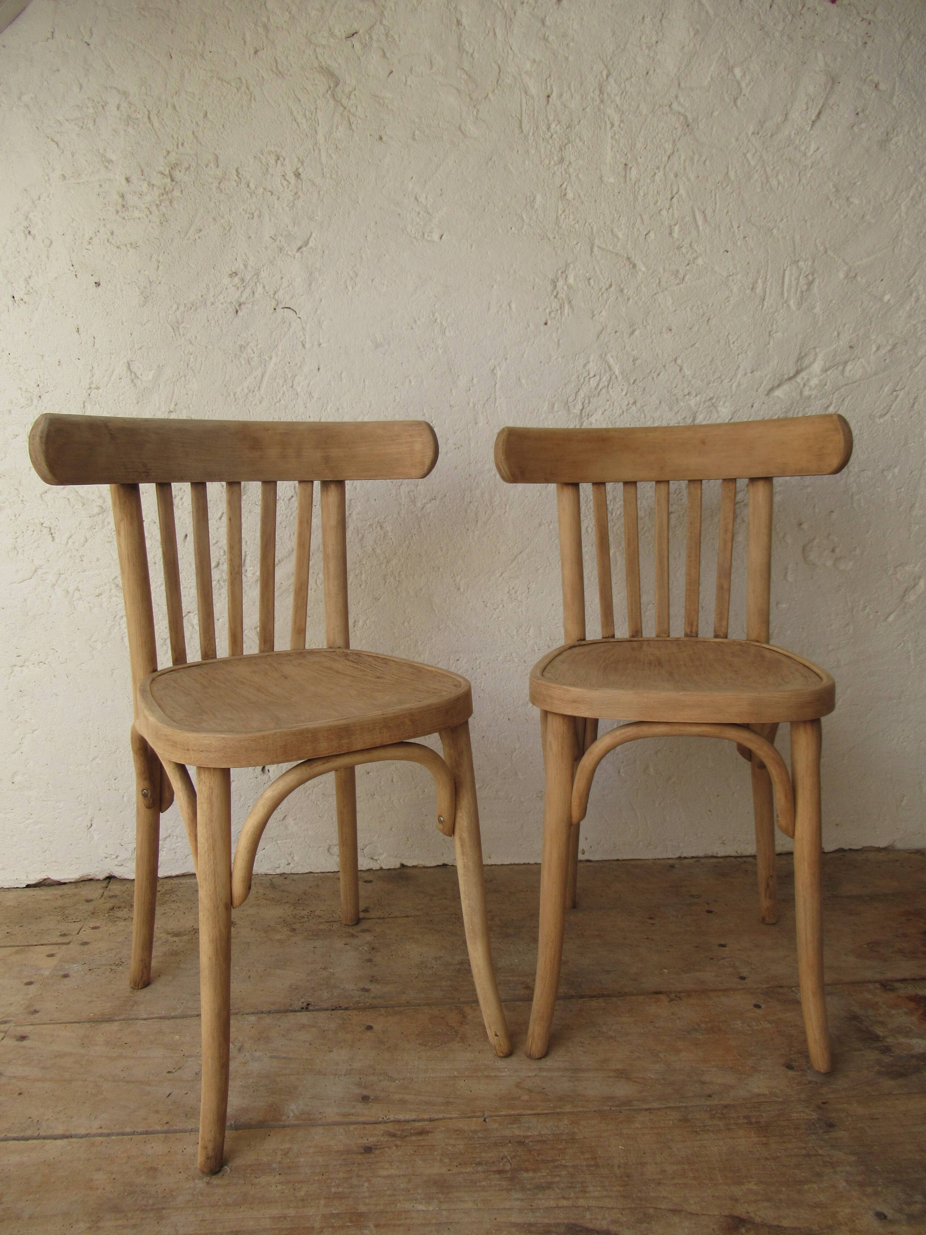 Paire de chaises bistrot en bois brut