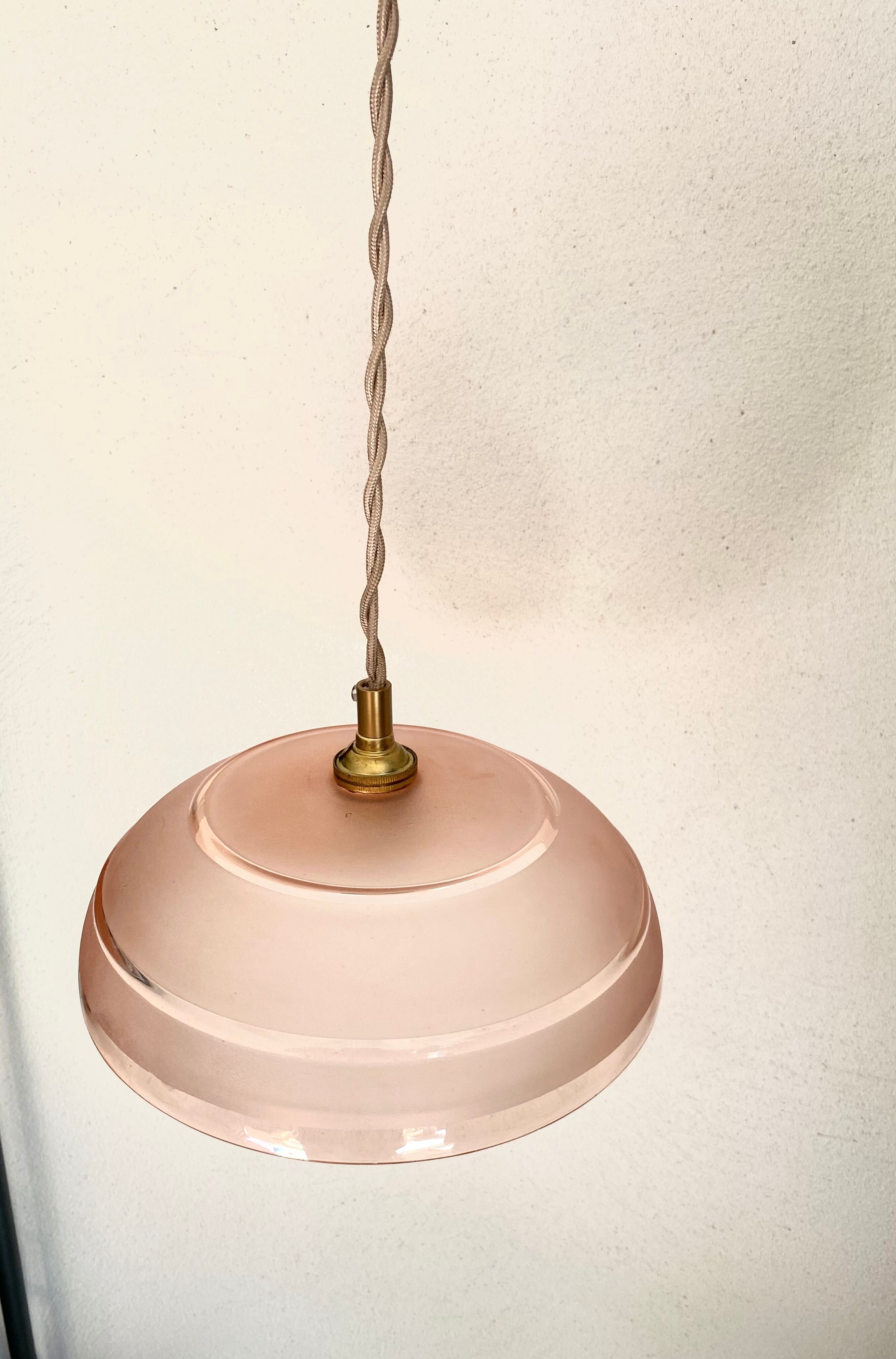 Pink glass suspension, fabric cable, ceramic ceiling lamp