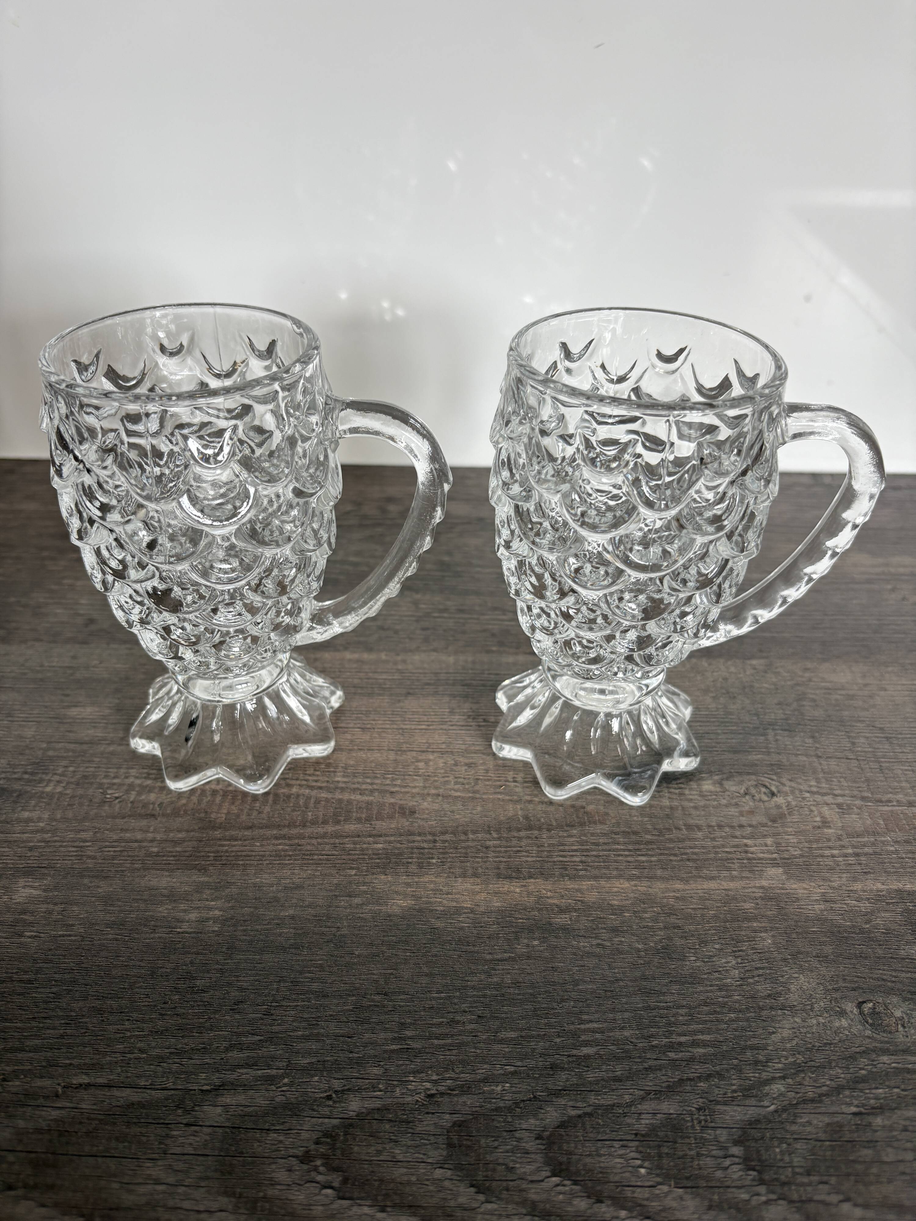 Set of 2 vintage pressed glass cups/mugs.