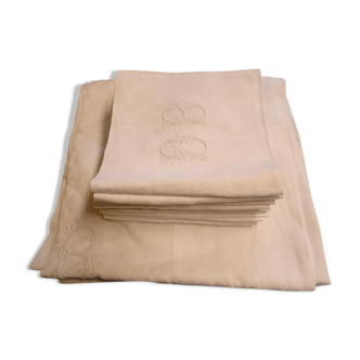 Tablecloth and its 15 linen towels