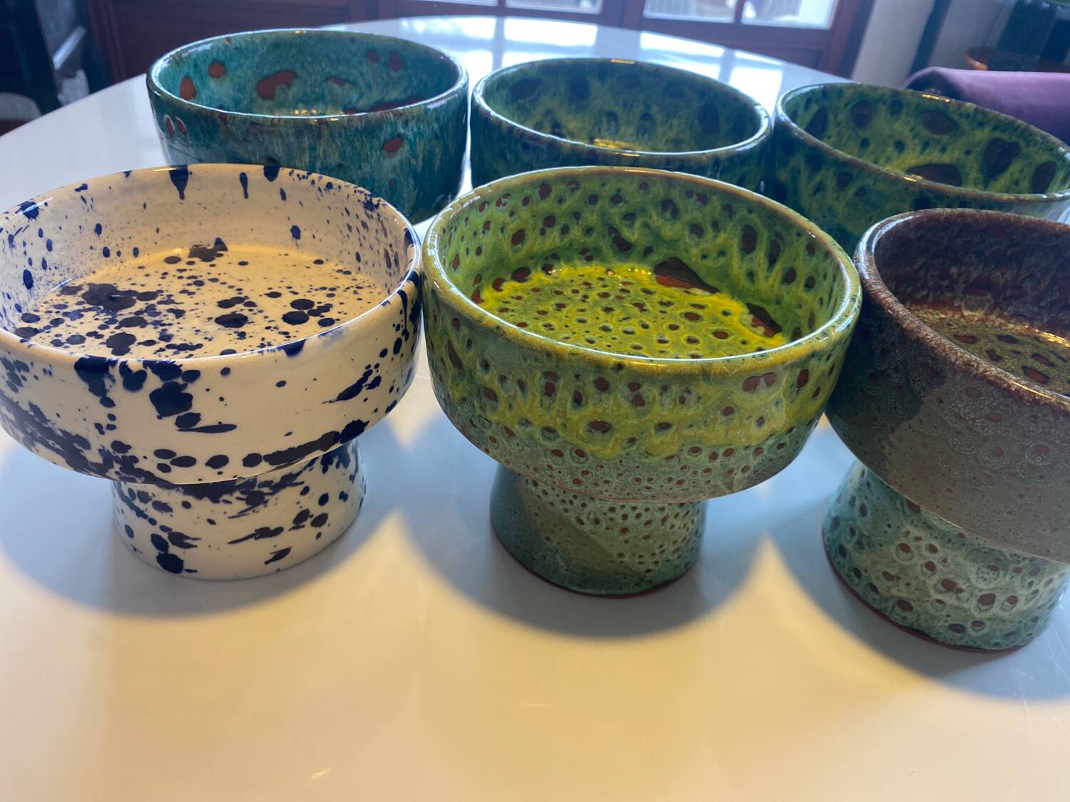 Ceramic footed bowls