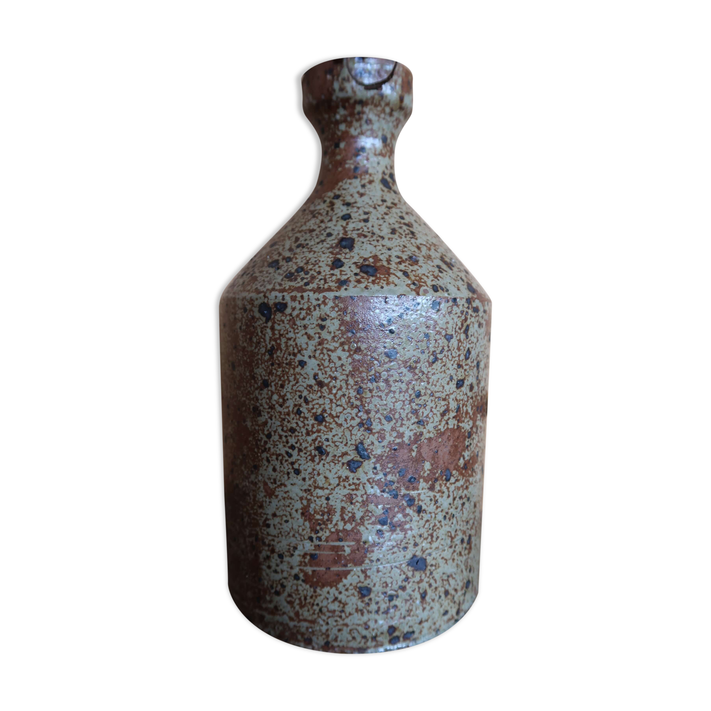 Speckled sandstone vase
