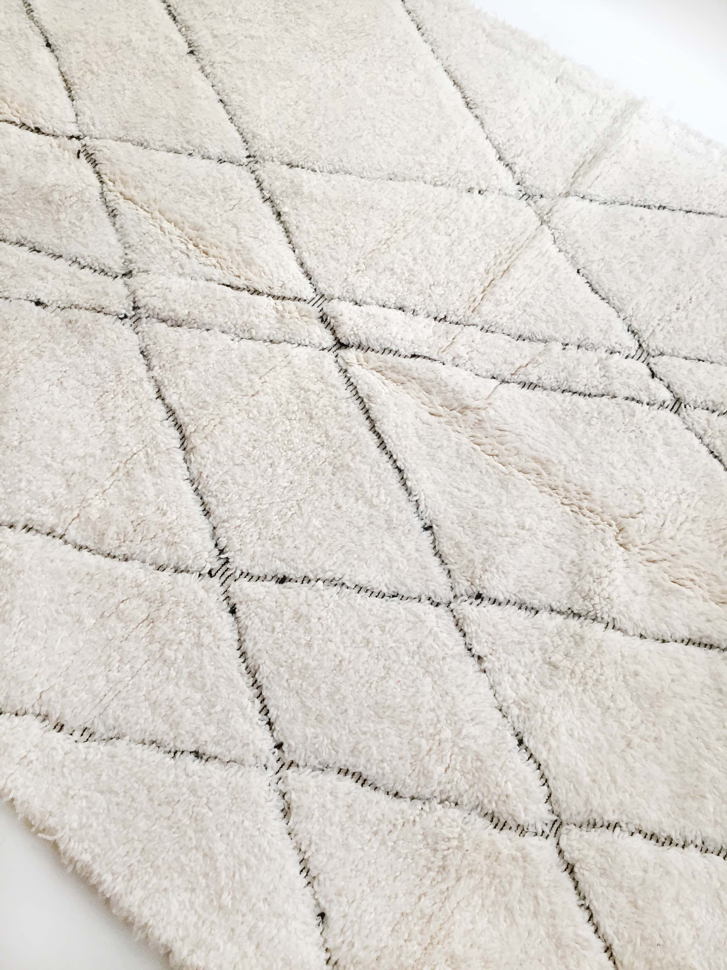 Moroccan Berber carpet blessed ouarain ecru with black diamonds engraved 284x198cm